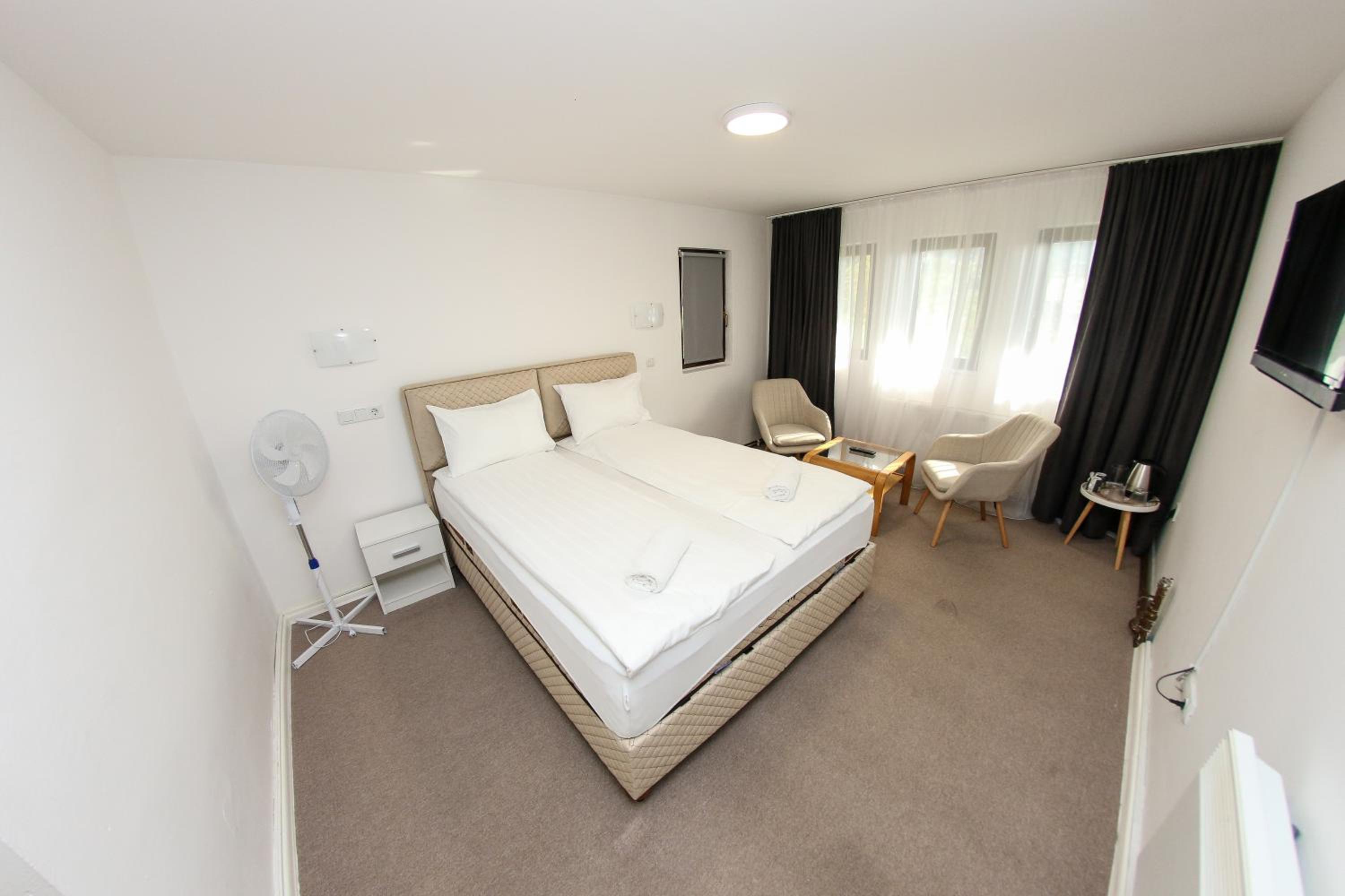 Standard Double Room photo 2