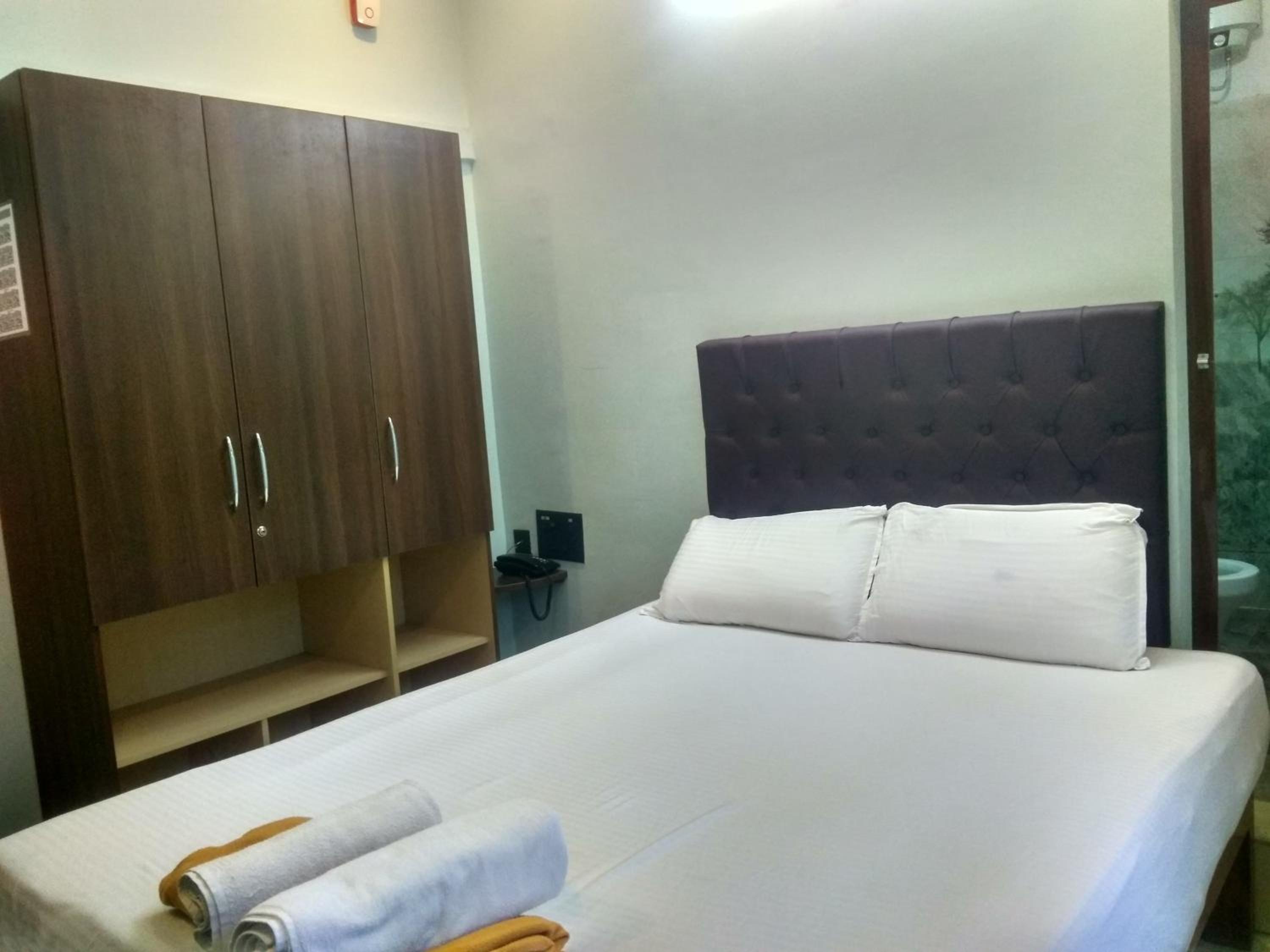 Standard Double Room - Photo 2