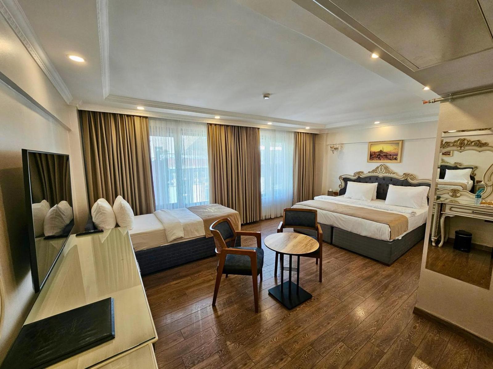 Large Double Room photo 3