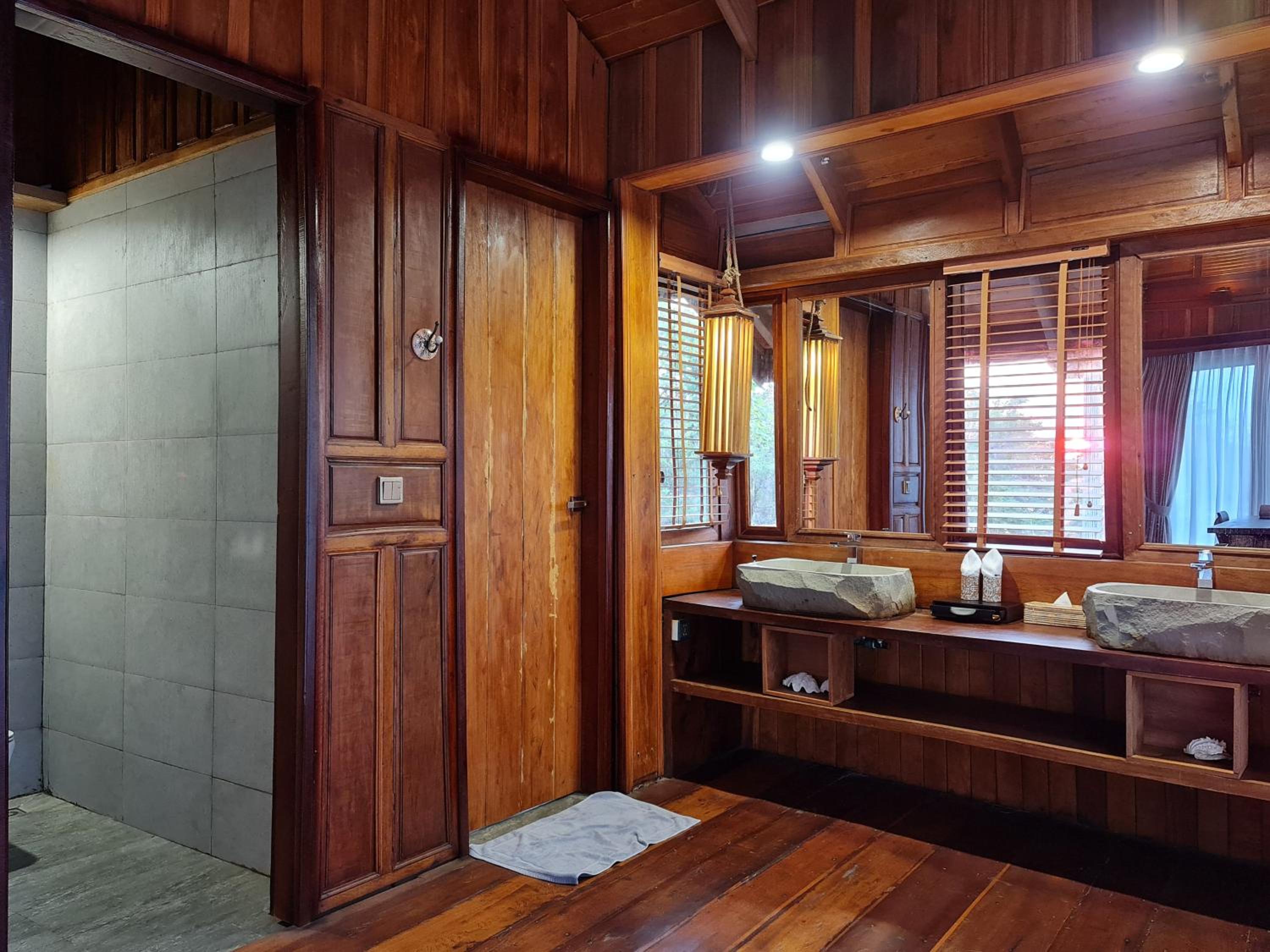 Over Water Villa One Bedroom - Photo 13