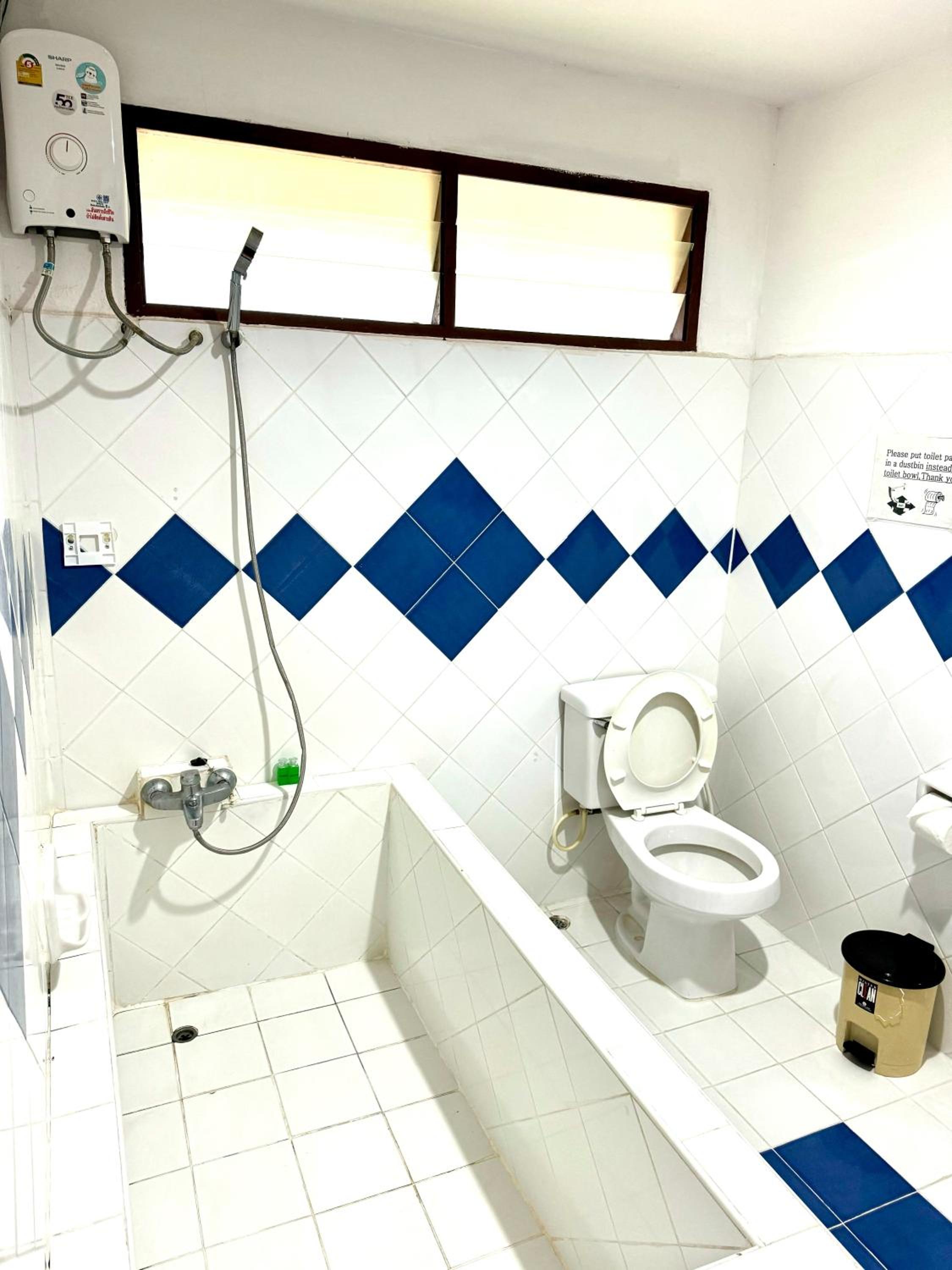 Two-Bedroom Bungalow - Photo 9