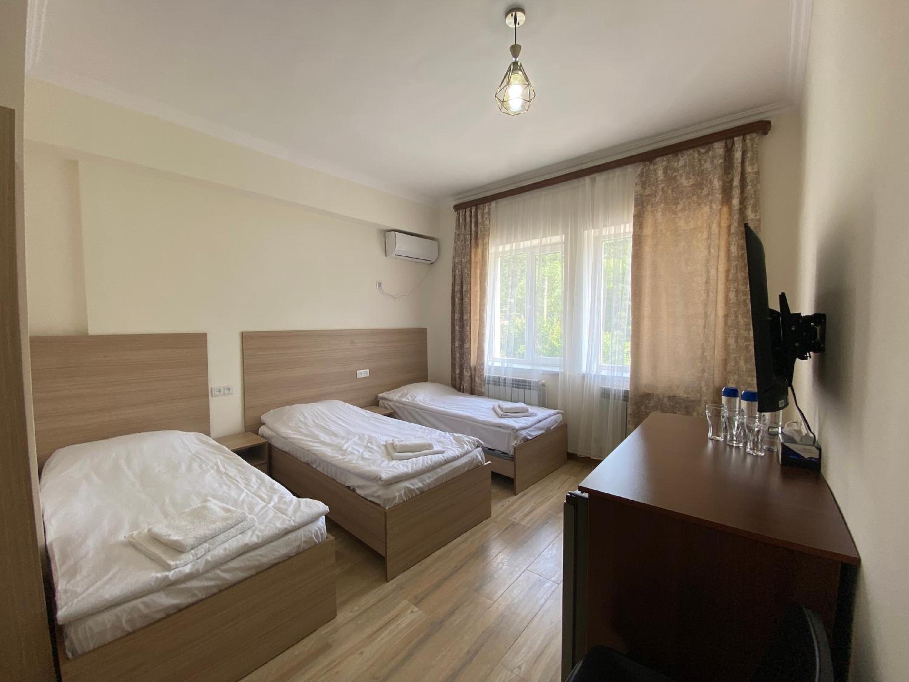 Classic Triple Room photo 2