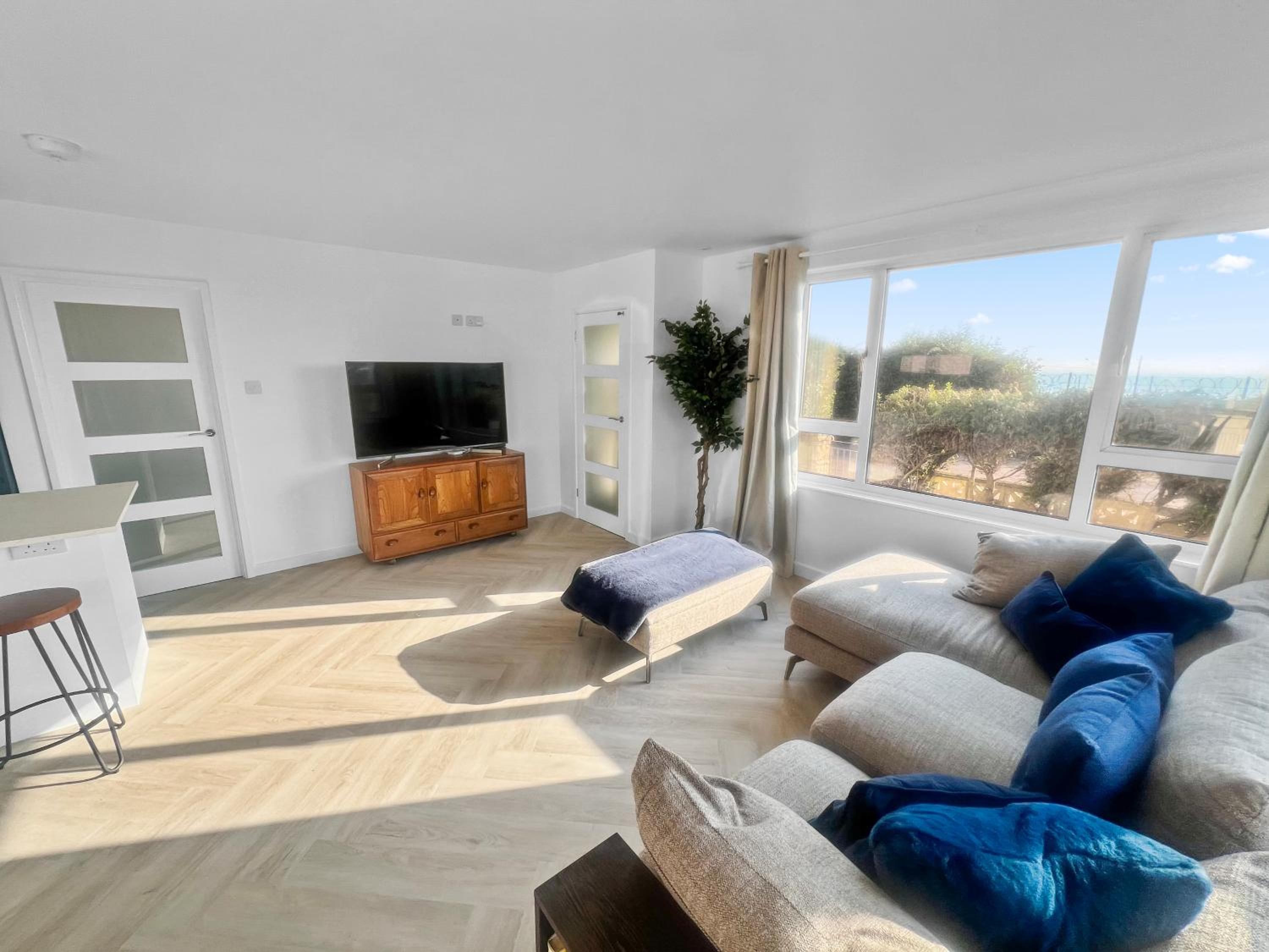 Three-Bedroom Villa photo 3
