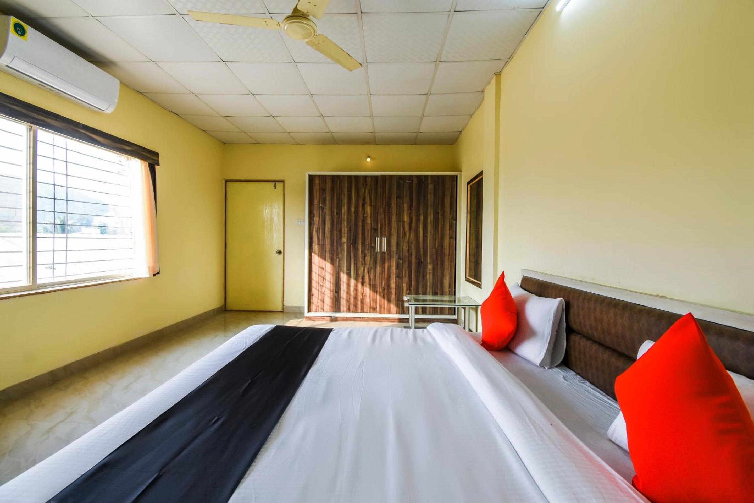 Classic Triple Room photo 1