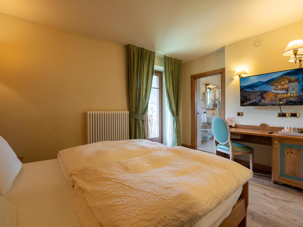 Standard Double or Twin Room - Photo 1