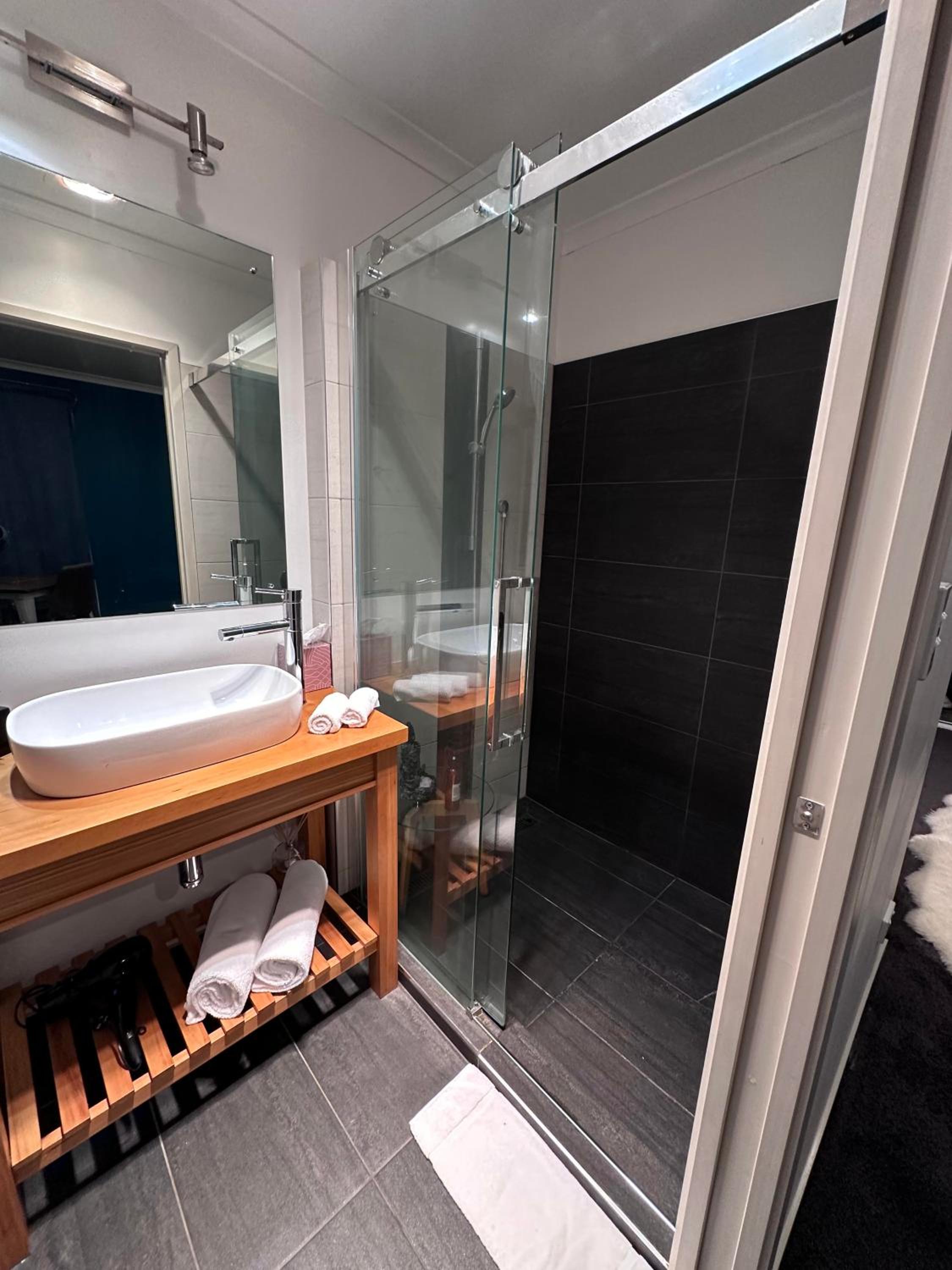 Deluxe Double Room with Balcony photo 3
