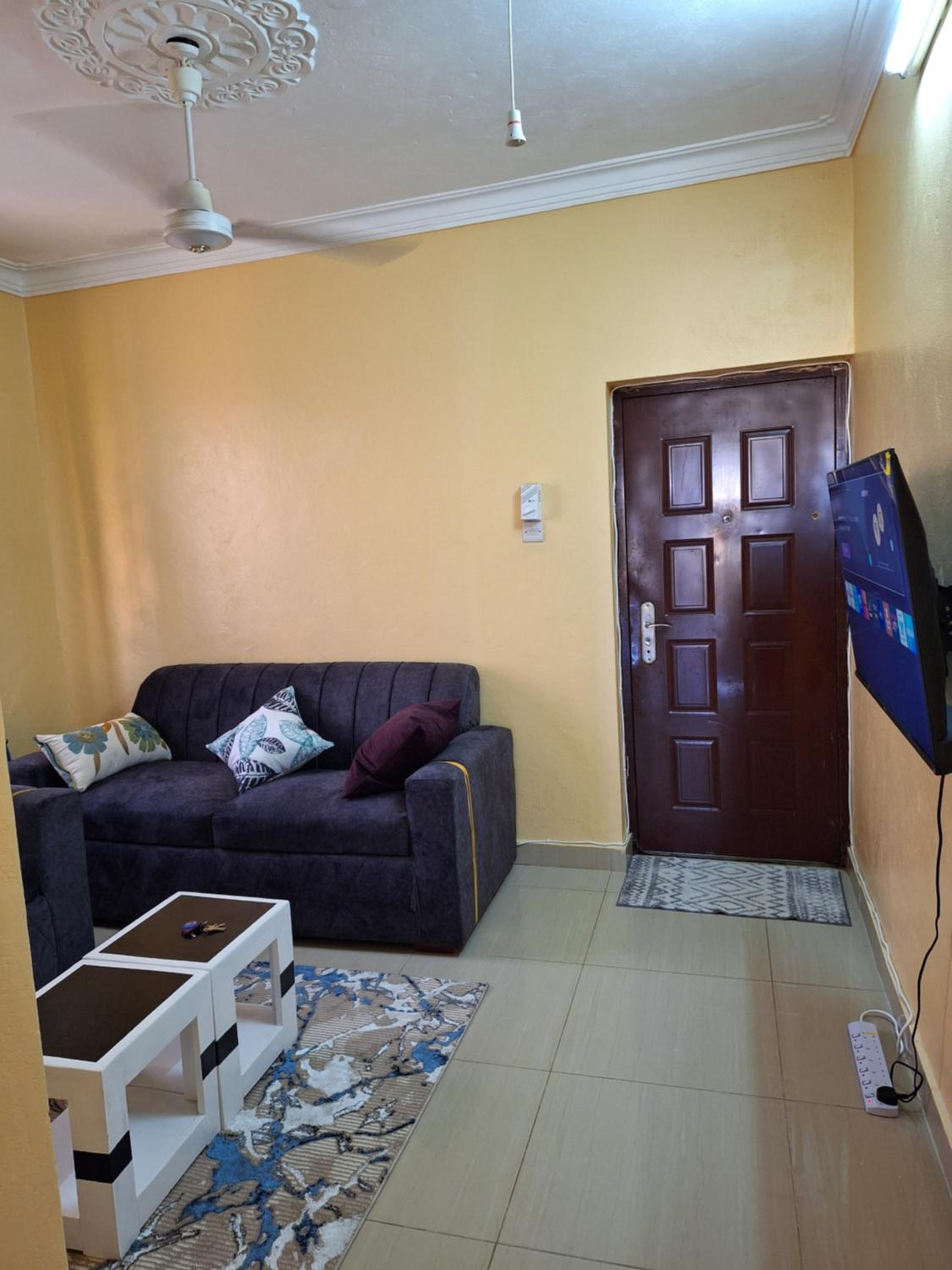 One-Bedroom Apartment photo 2