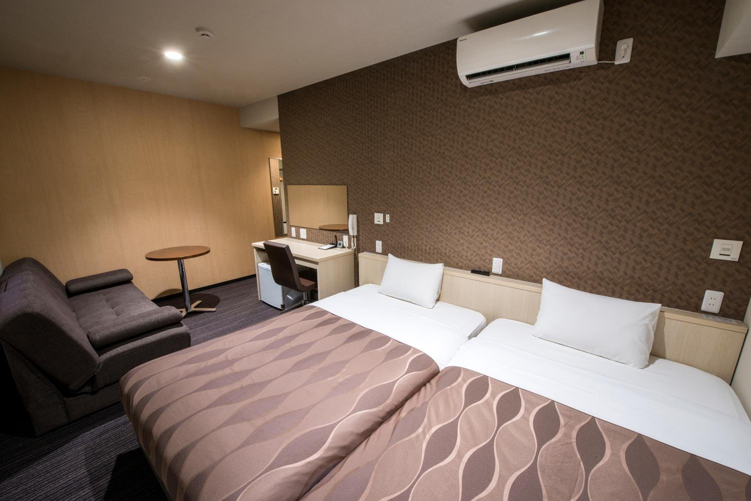 Twin Room - Photo 3