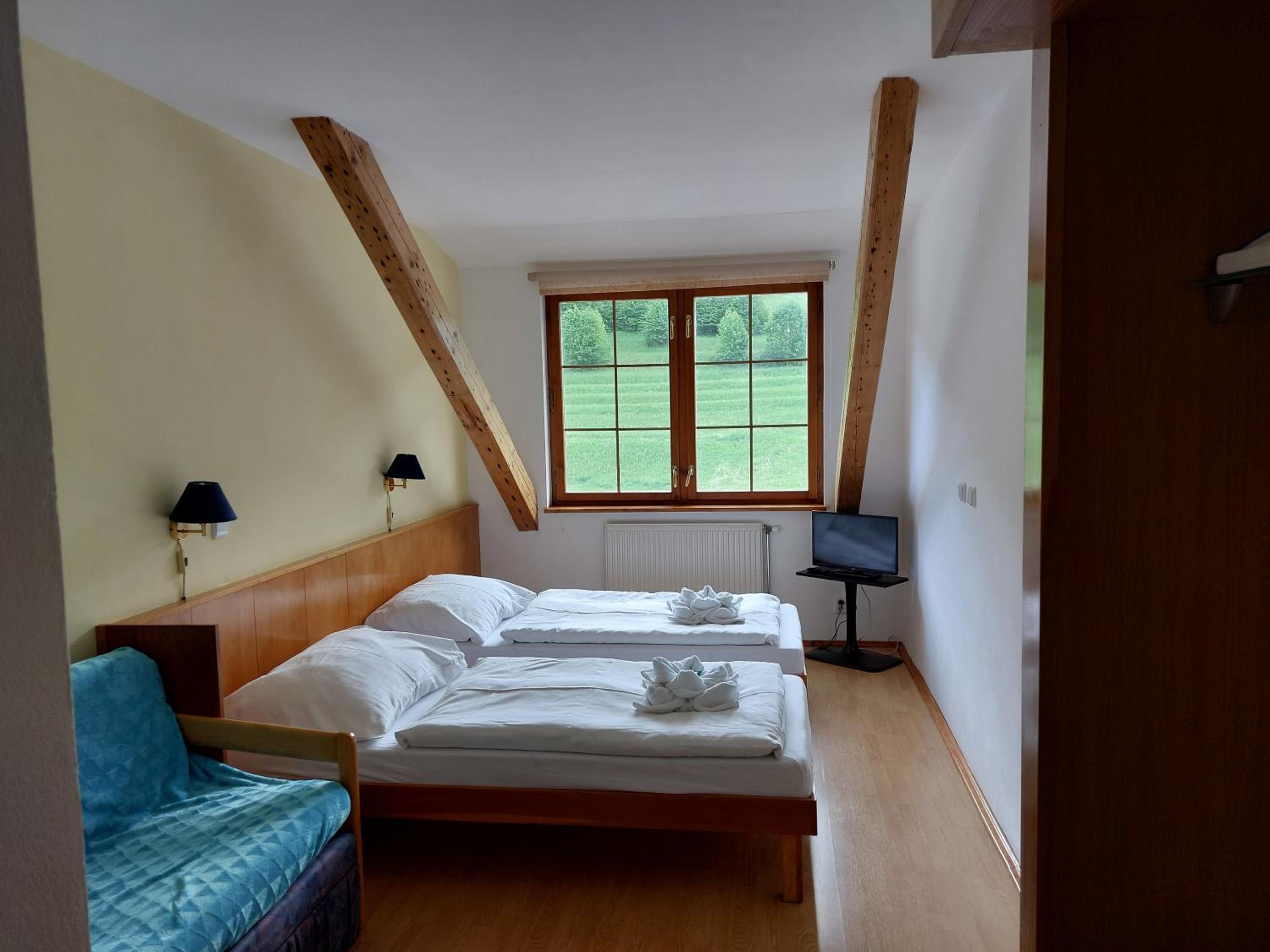 Twin Room with Mountain View - Photo 1