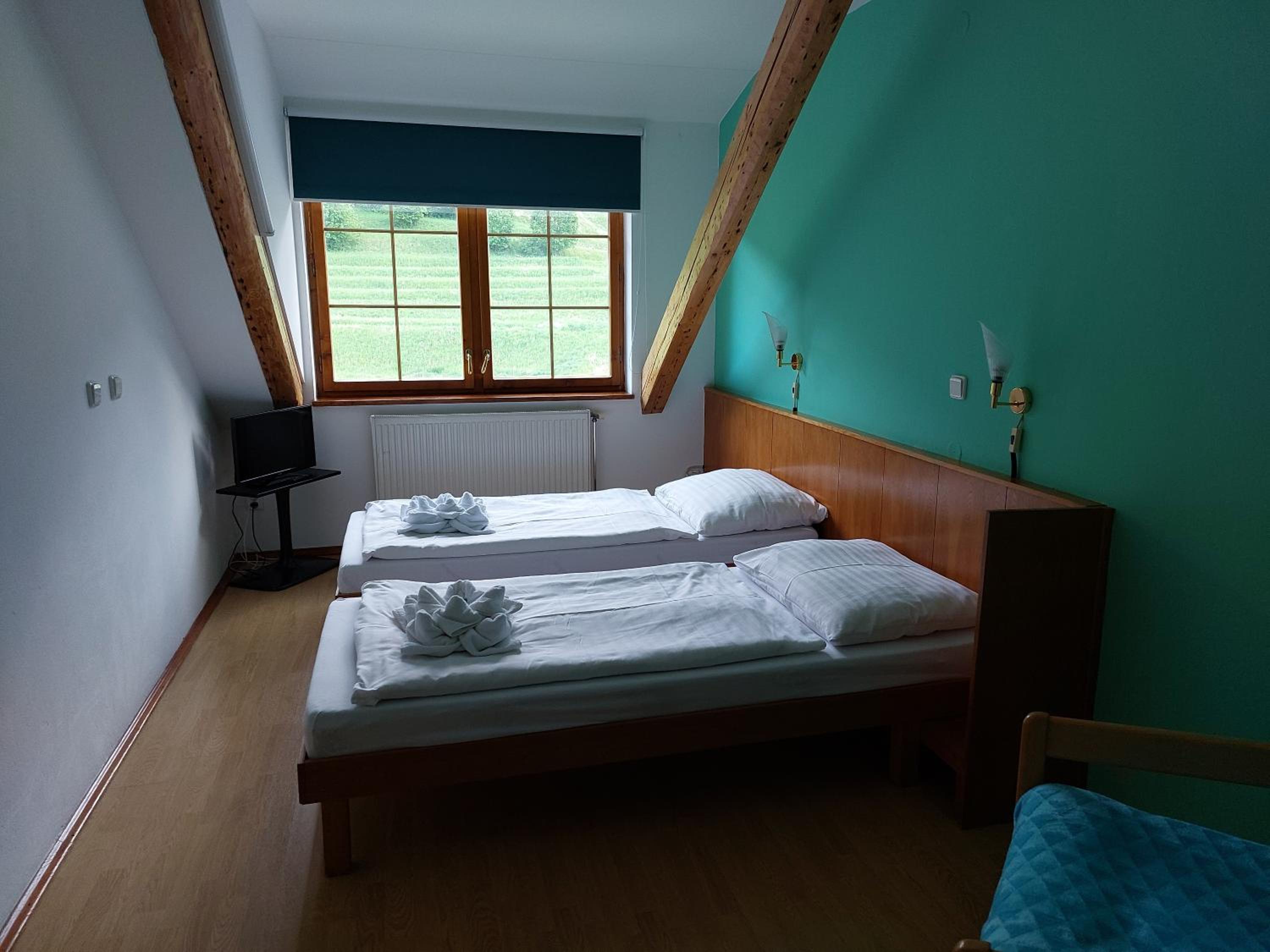 Twin Room with Mountain View - Photo 4