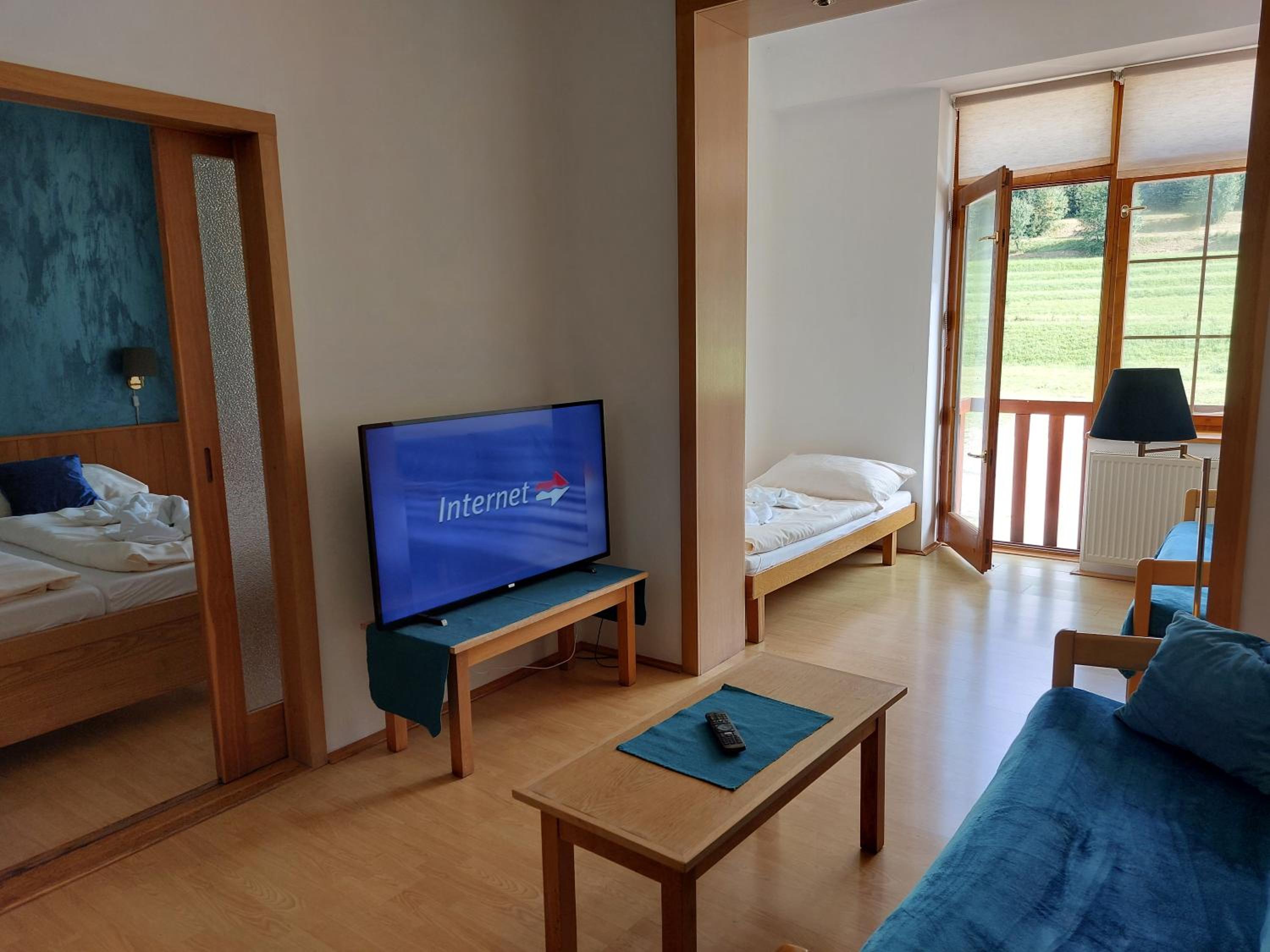 Apartment with Mountain View photo 3