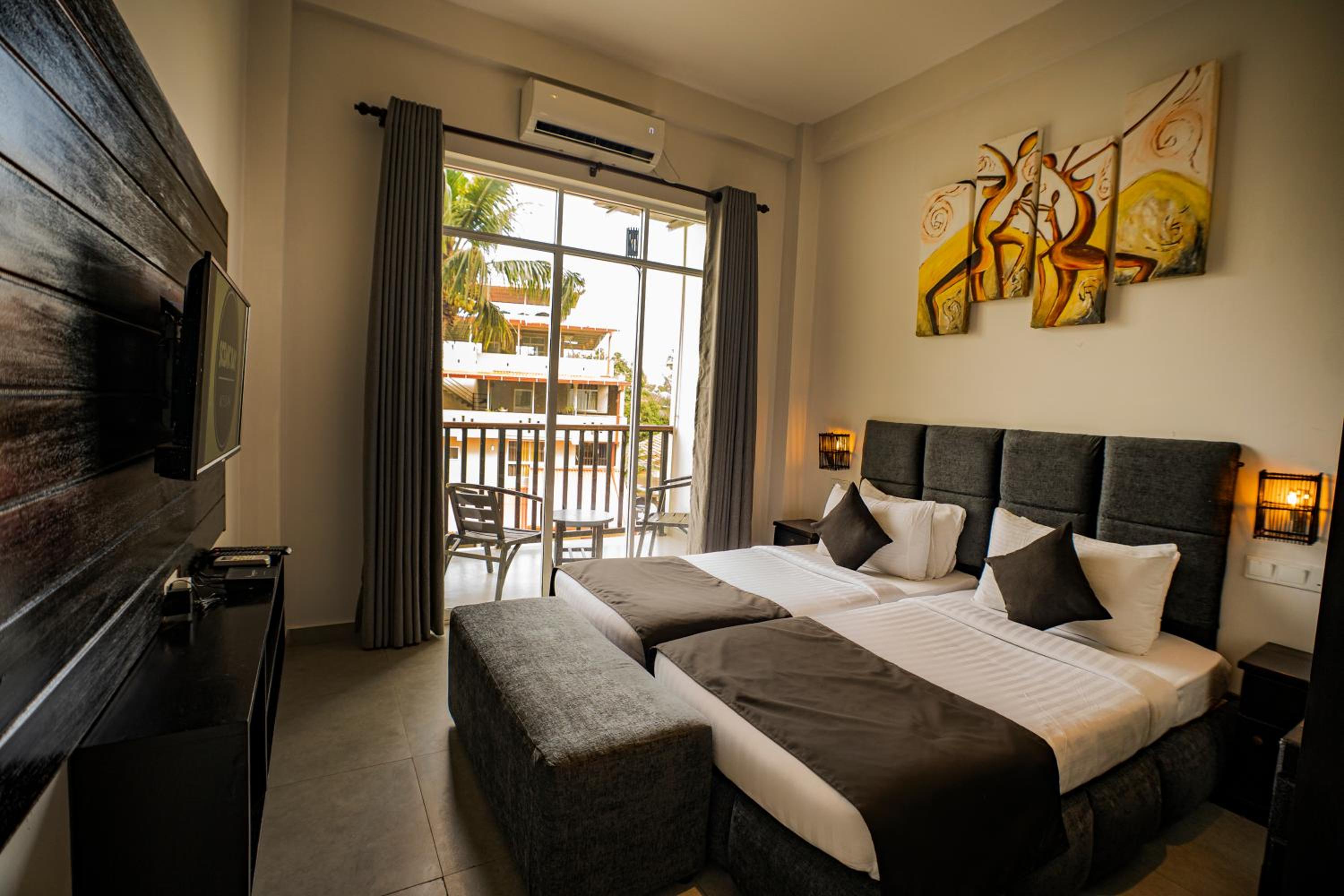 Deluxe Double or Twin Room with Balcony