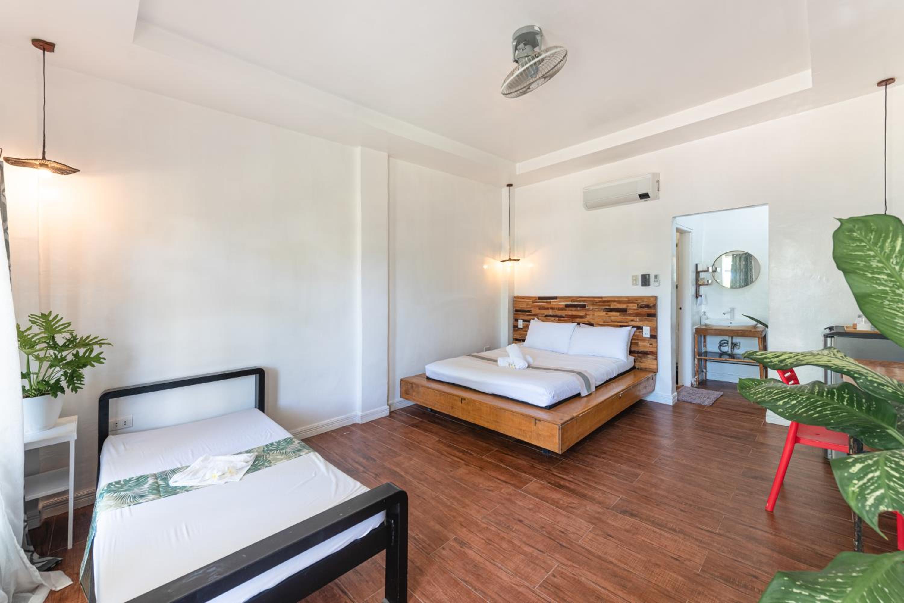 Deluxe Double Room with Sea View photo 2