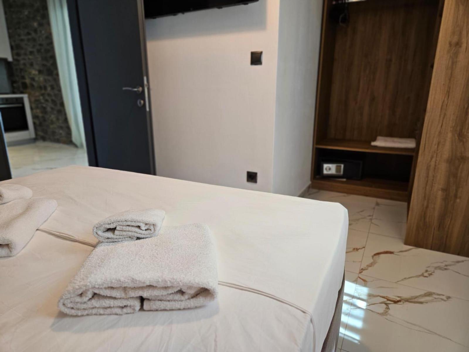 Three-Bedroom Villa photo 2