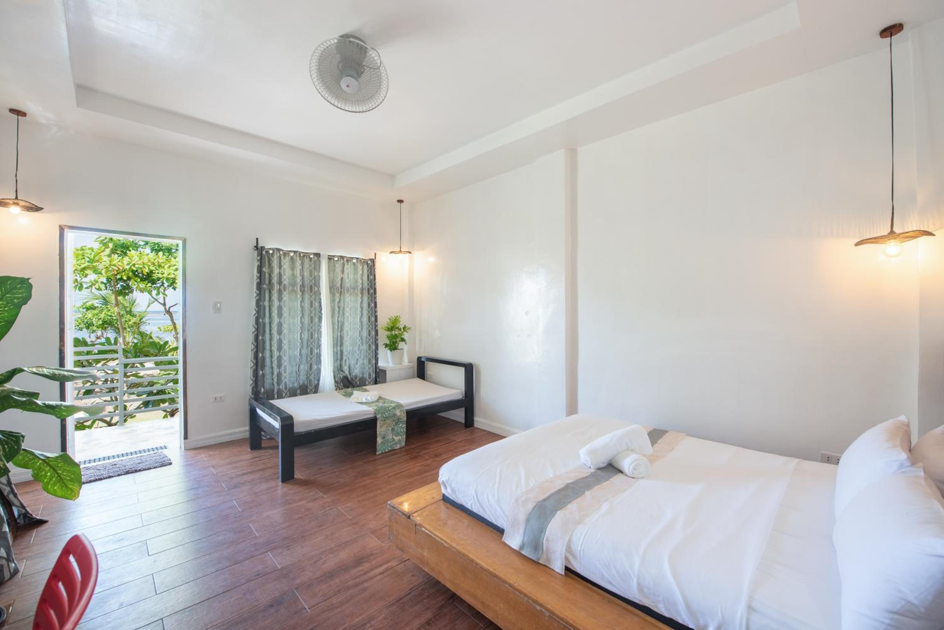 Deluxe Double Room with Sea View photo 3