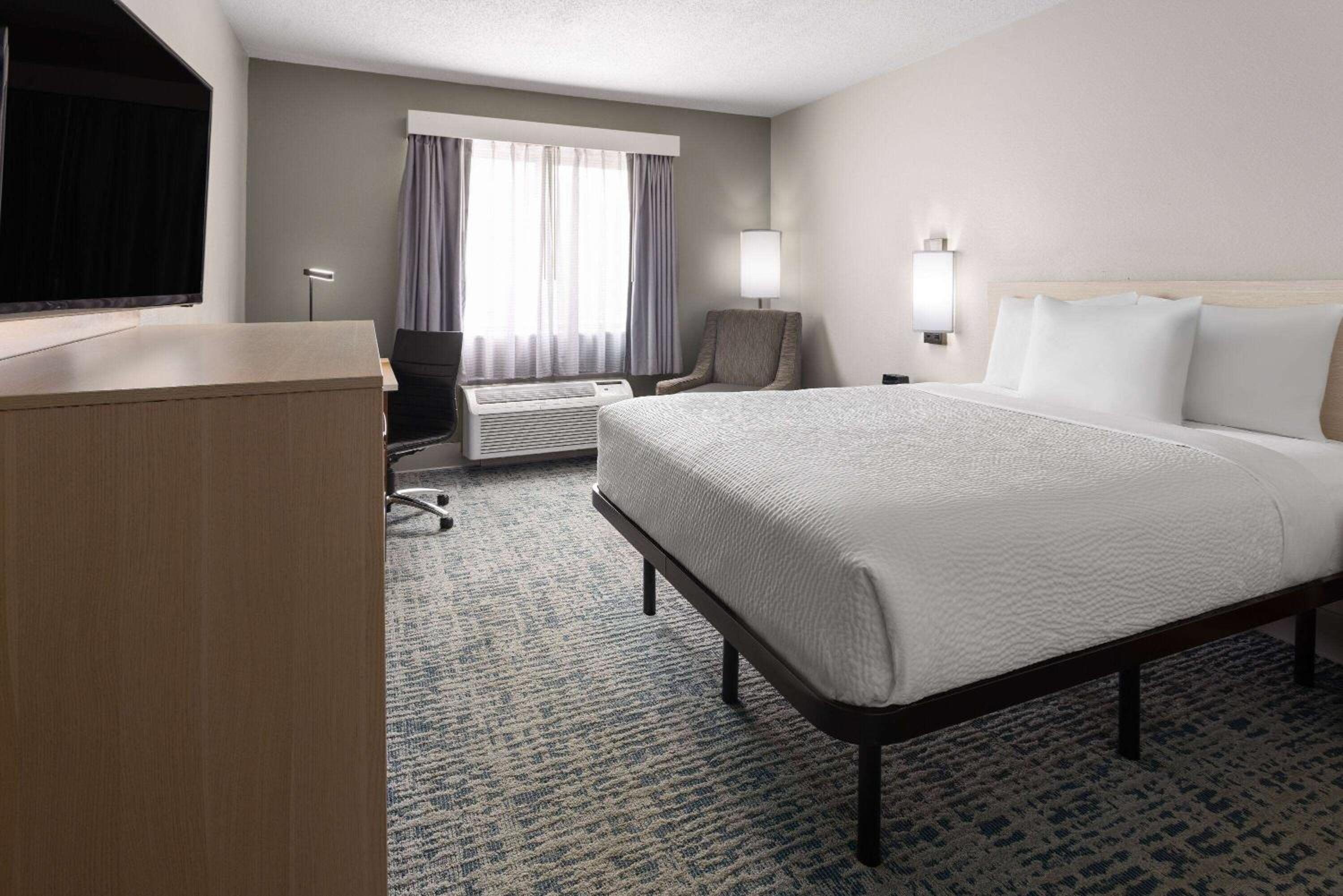 Queen Room - Disability Access/Non-Smoking - Photo 3