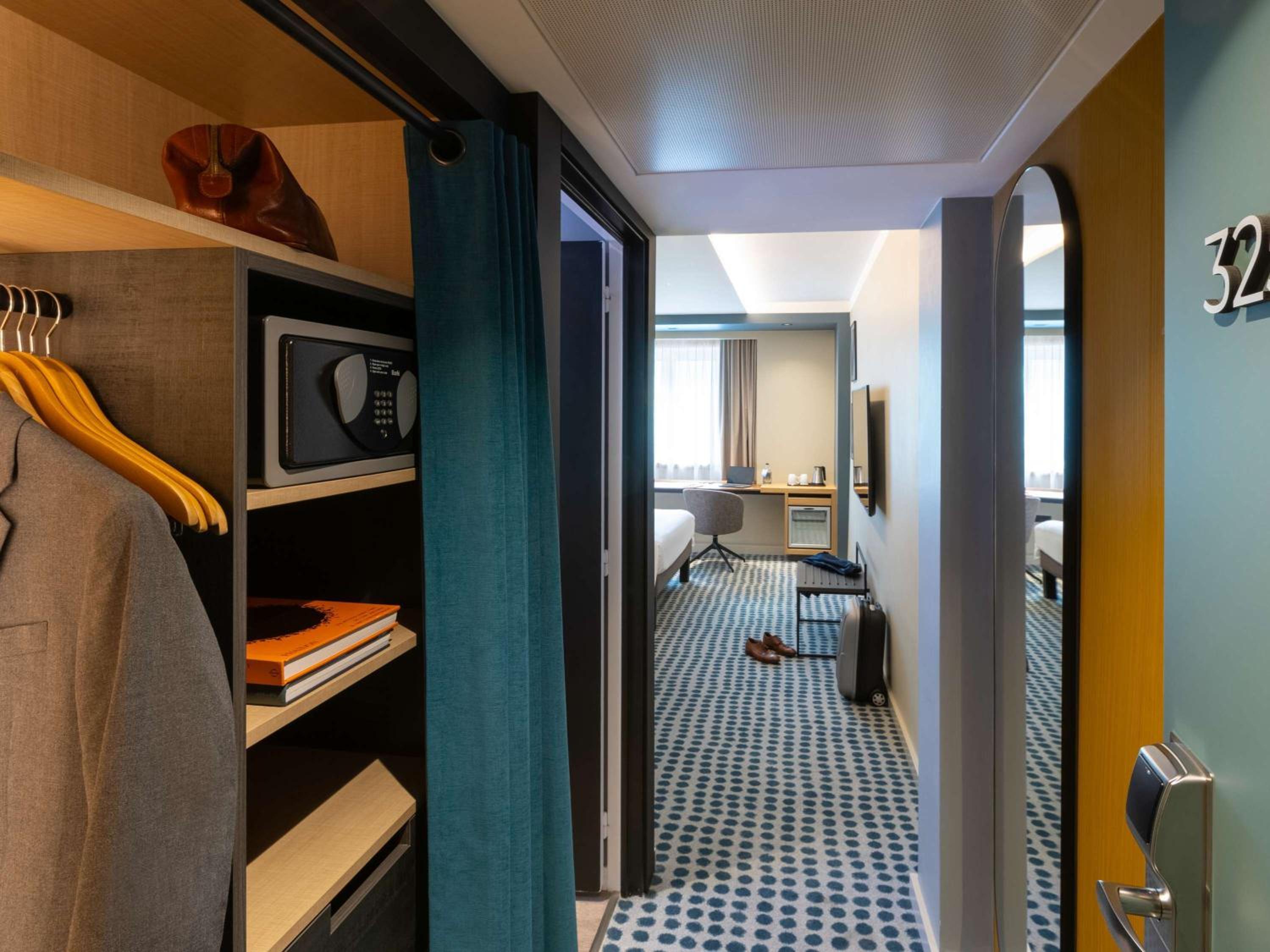 Superior Triple Room photo 2
