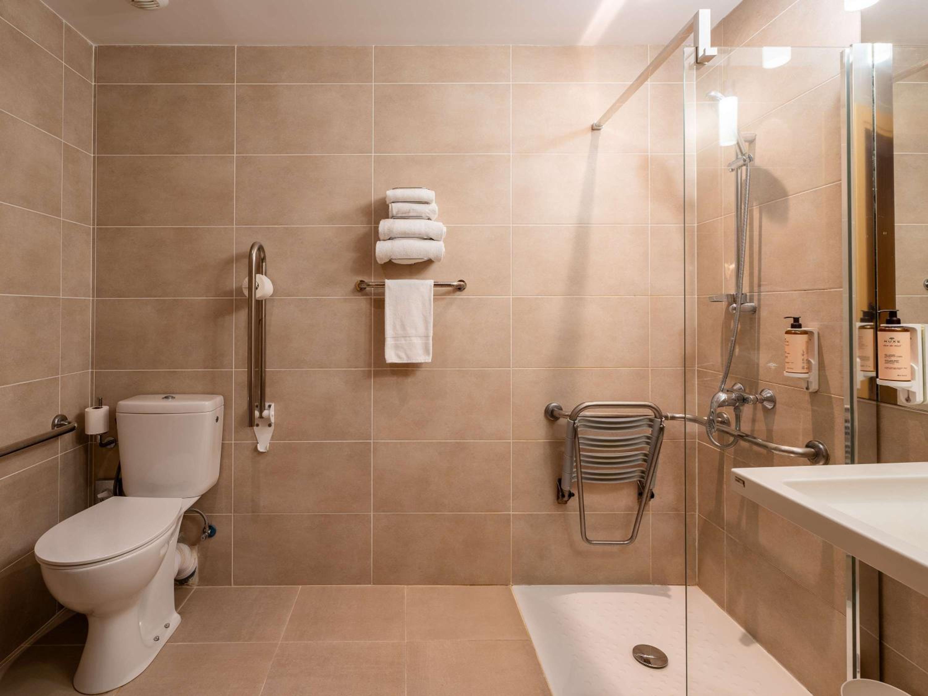 Standard Double Room - Photo 3