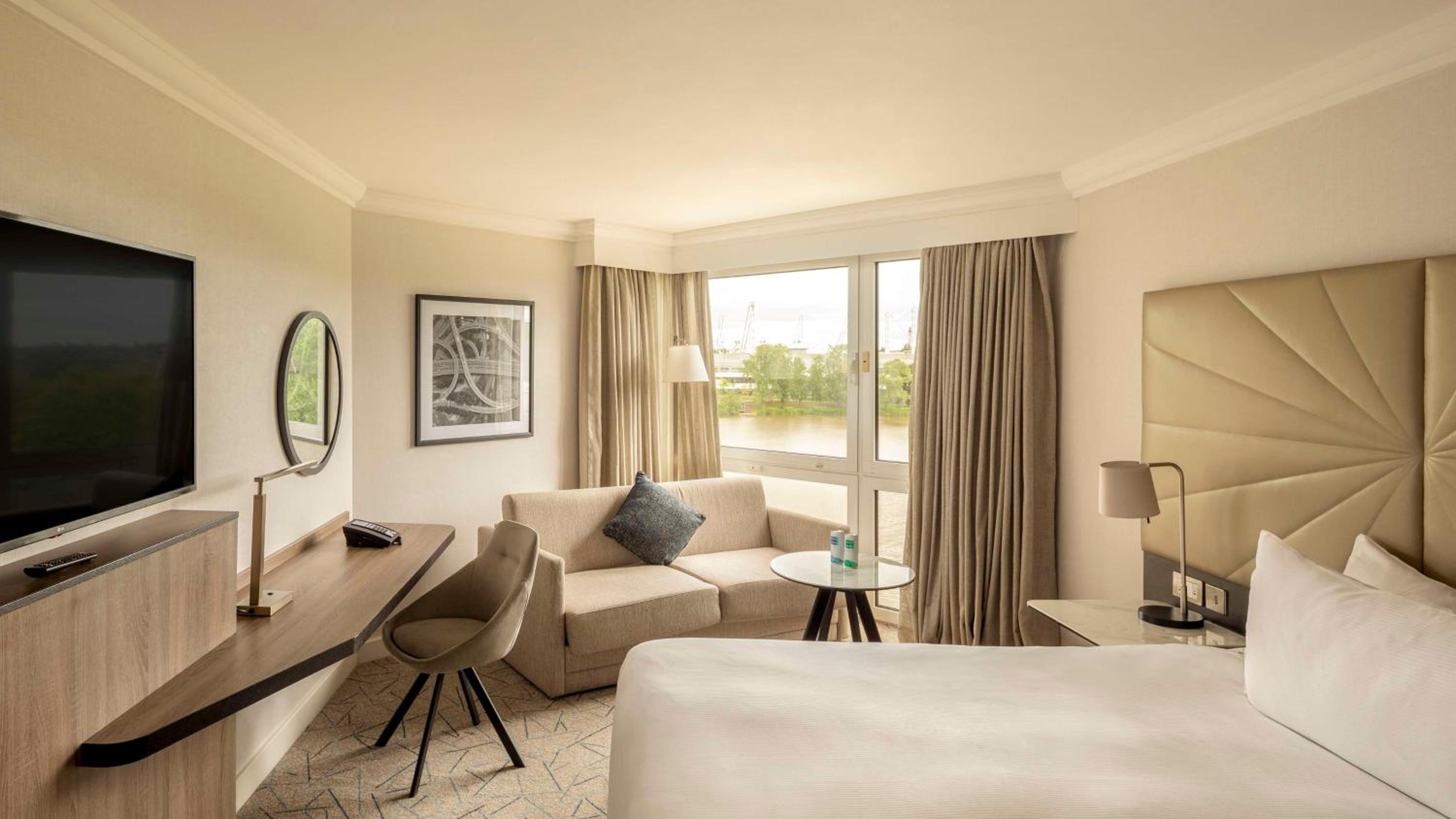 Executive King Room - Photo 3