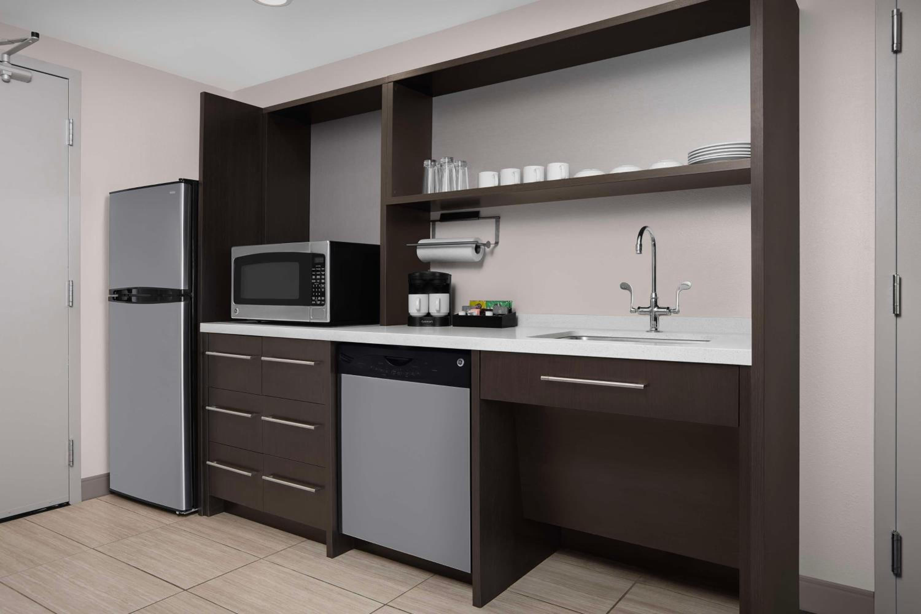 King Studio Suite - Mobility Access/Non-Smoking photo 3