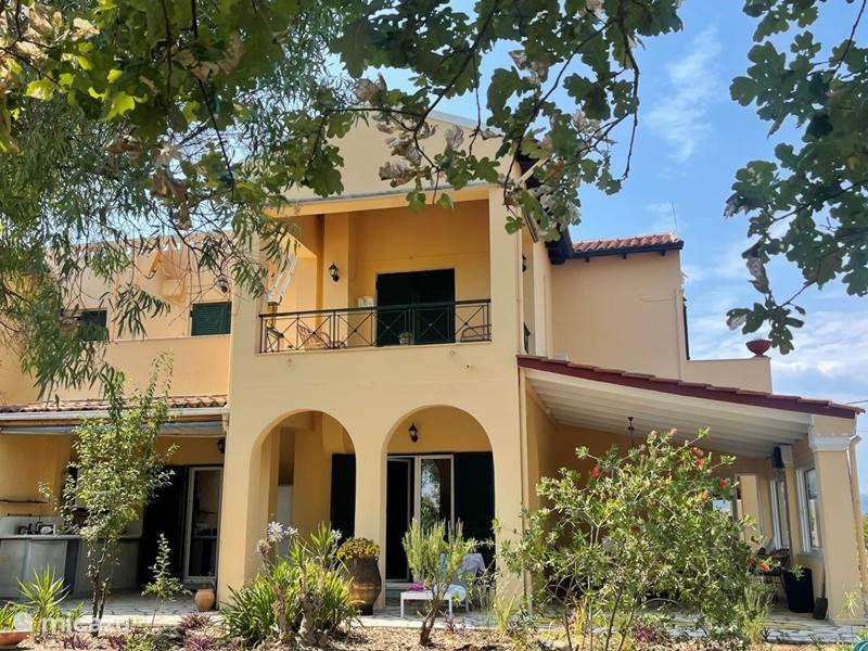 Villa with Private Pool photo 3