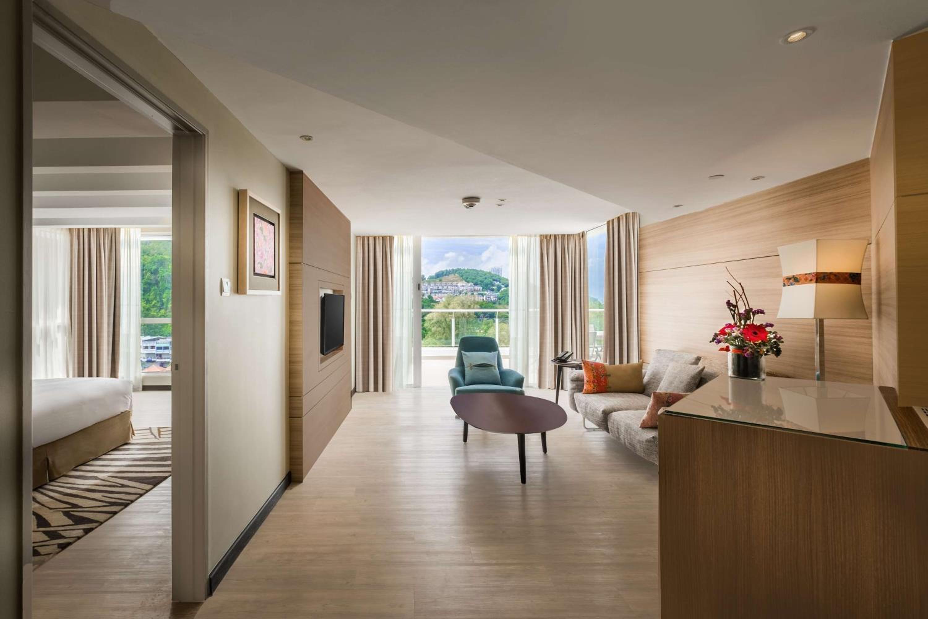 King Suite with Bath Tub and Terrace - Sea View - Photo 4