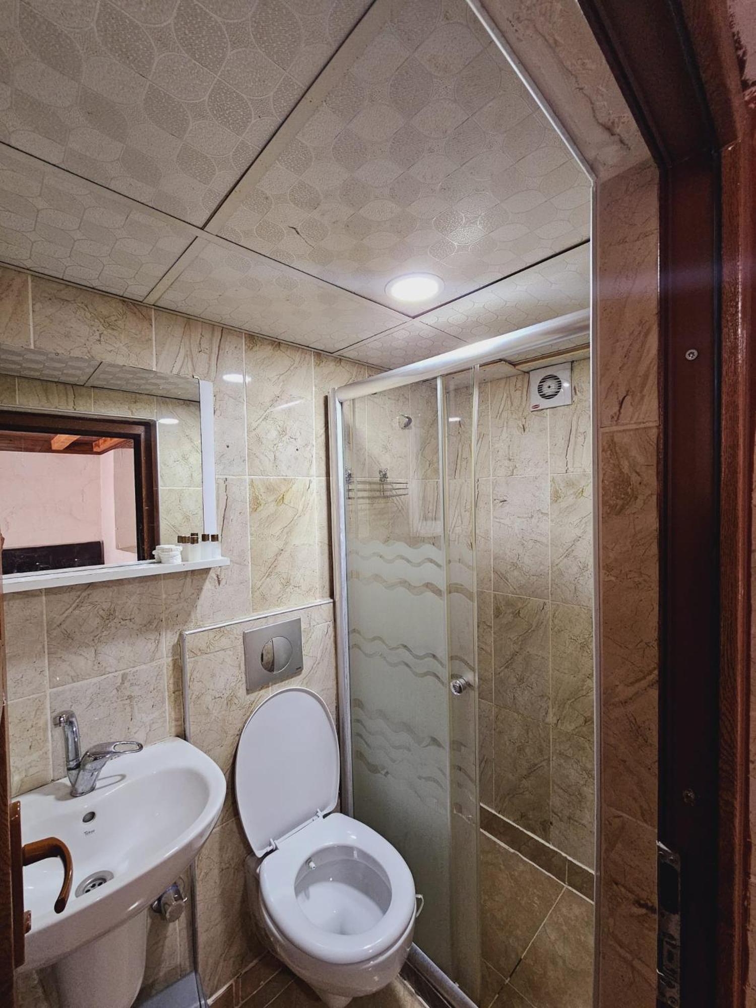 Deluxe Triple Room photo 2