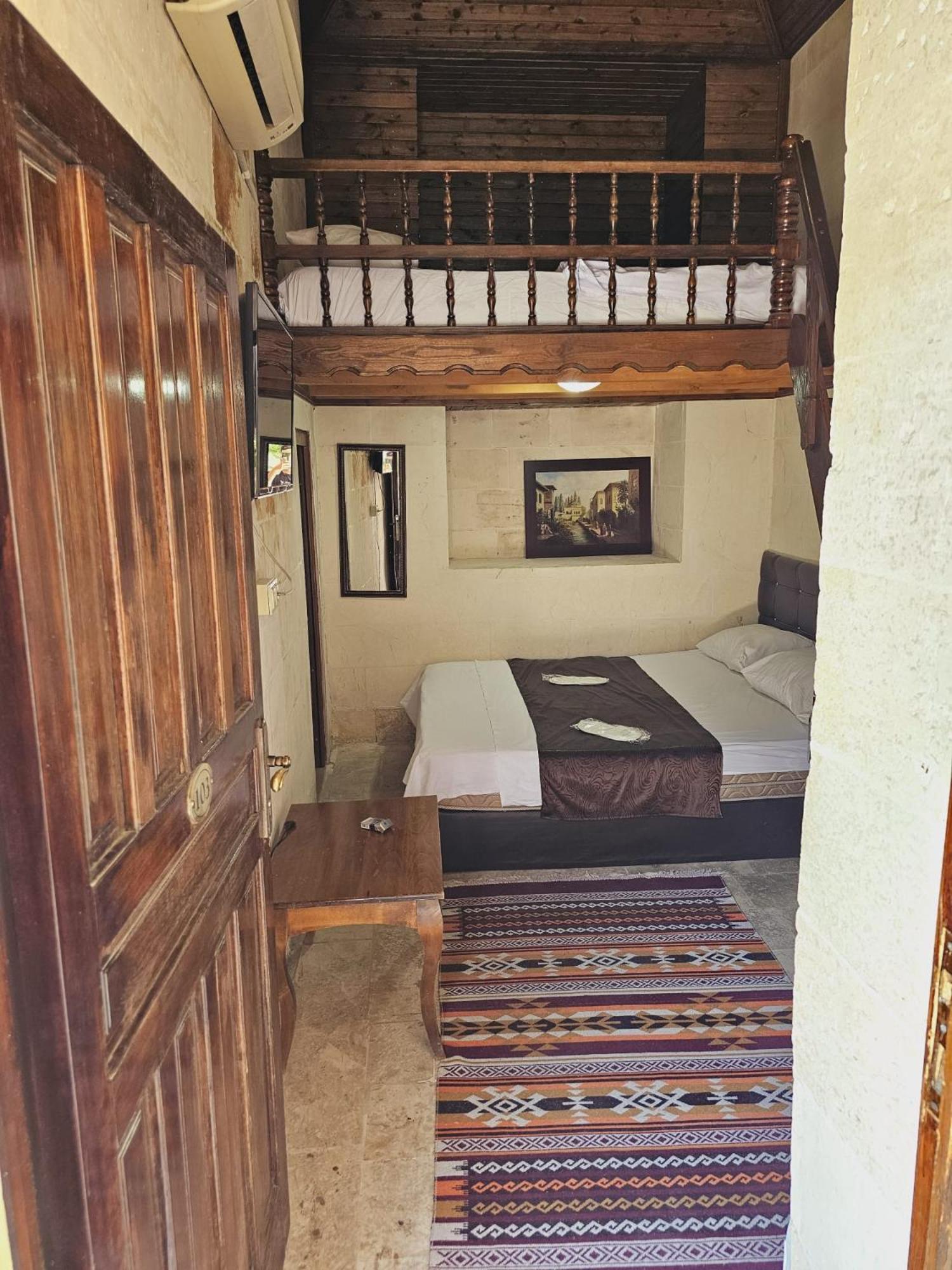 Deluxe Triple Room photo 3