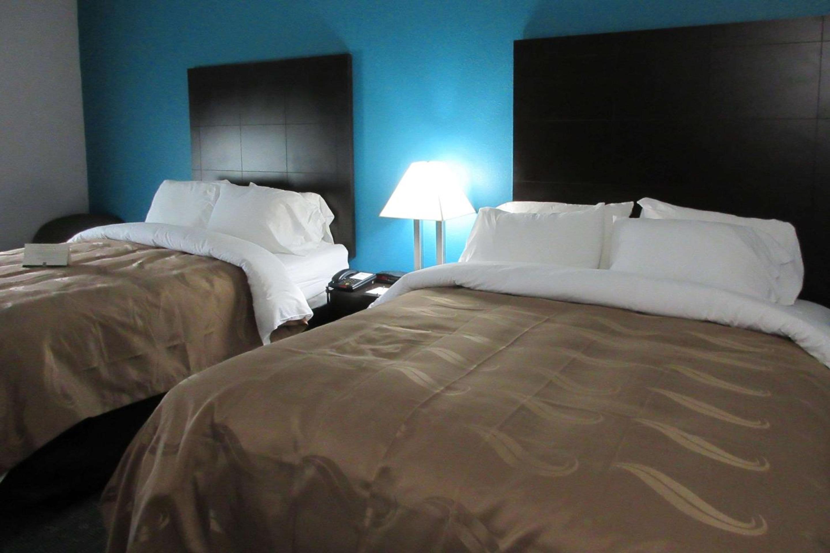 Queen Room with Two Queen Beds - Non-Smoking photo 1