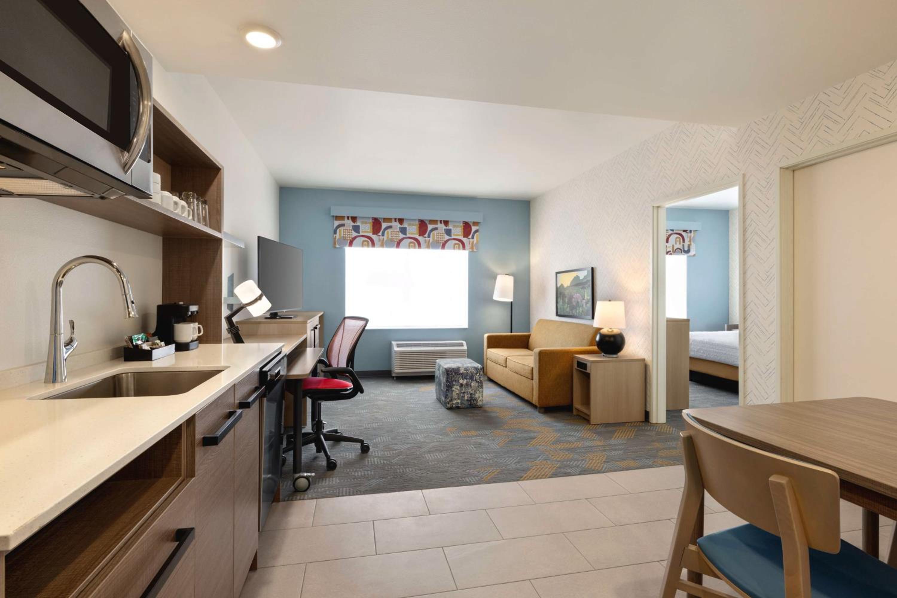One-Bedroom King Suite