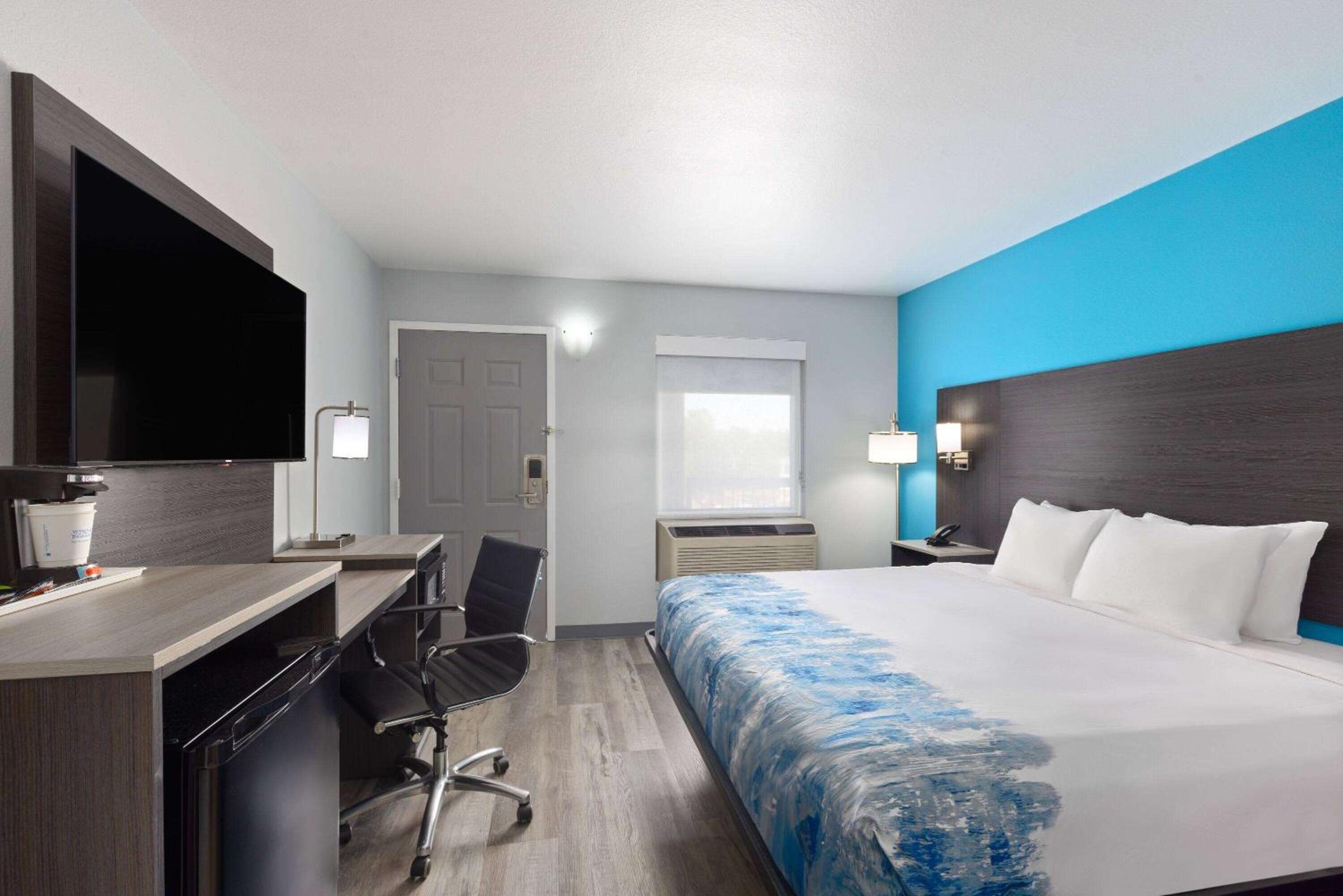 King Room - Non-Smoking - Photo 1