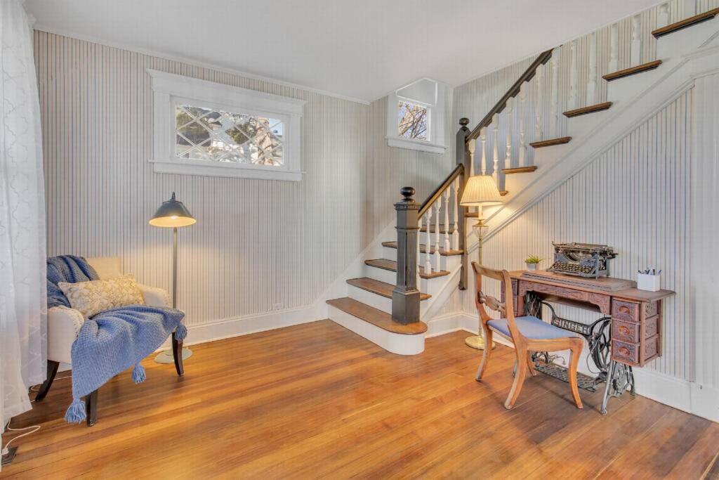 Four-Bedroom House photo 3