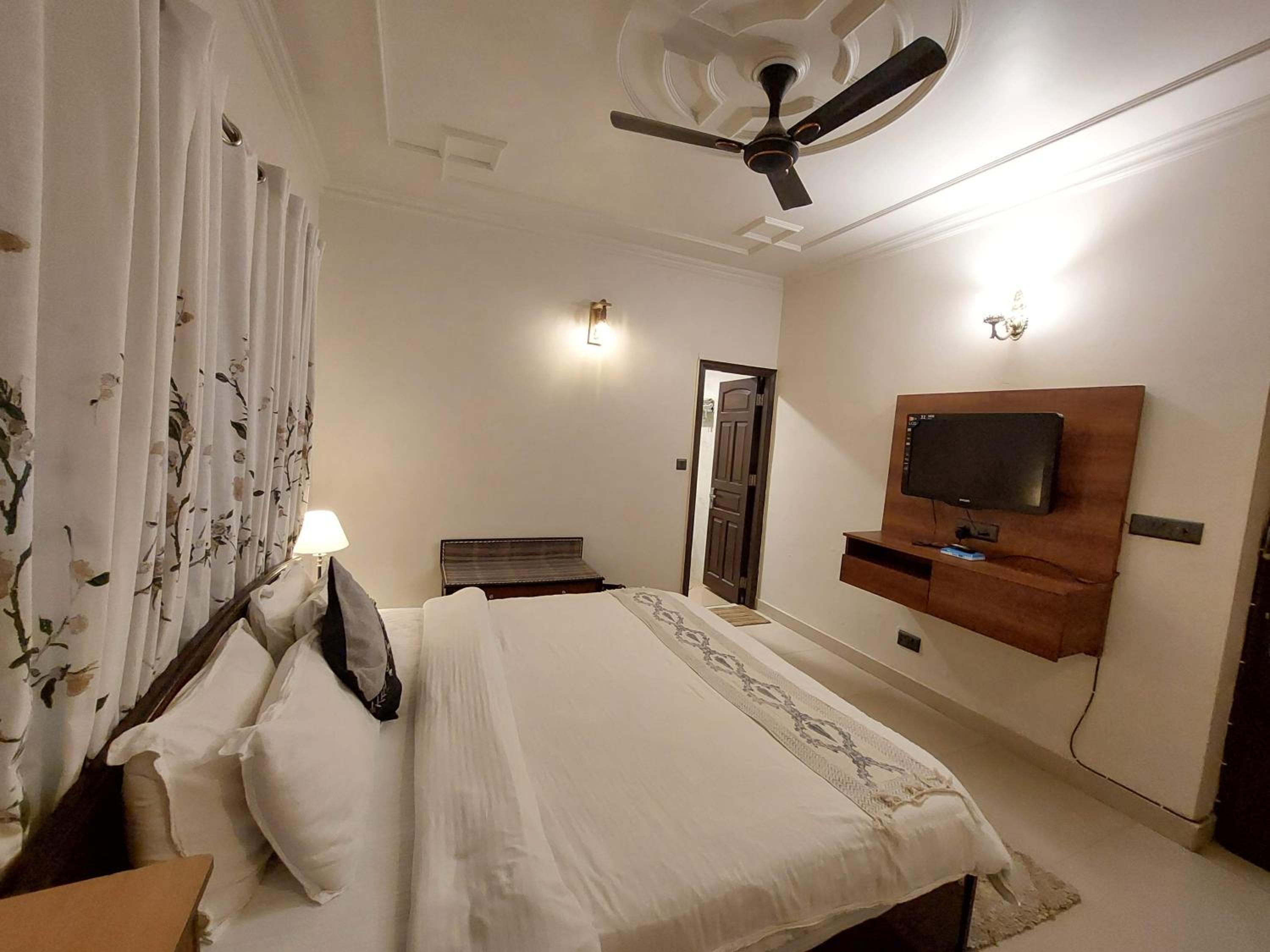 Standard Double Room photo 3