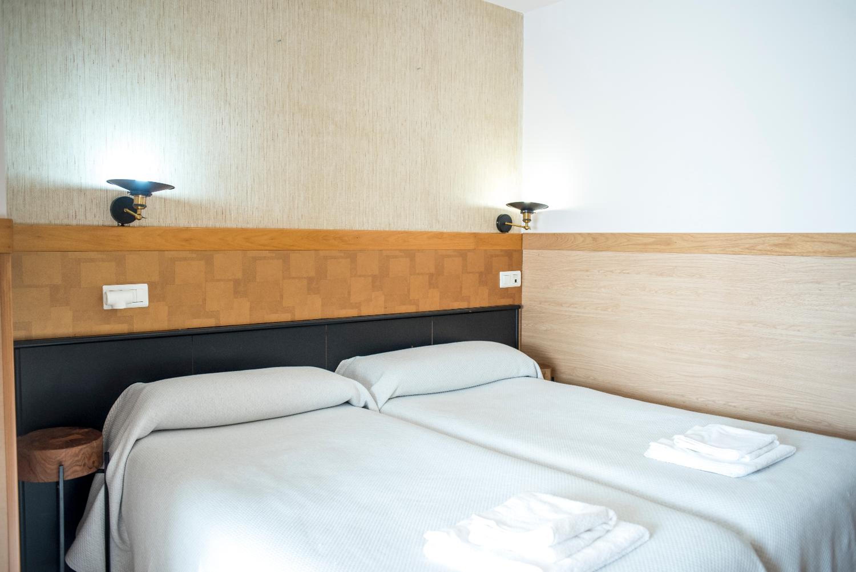 Double or Twin Room - Photo 18