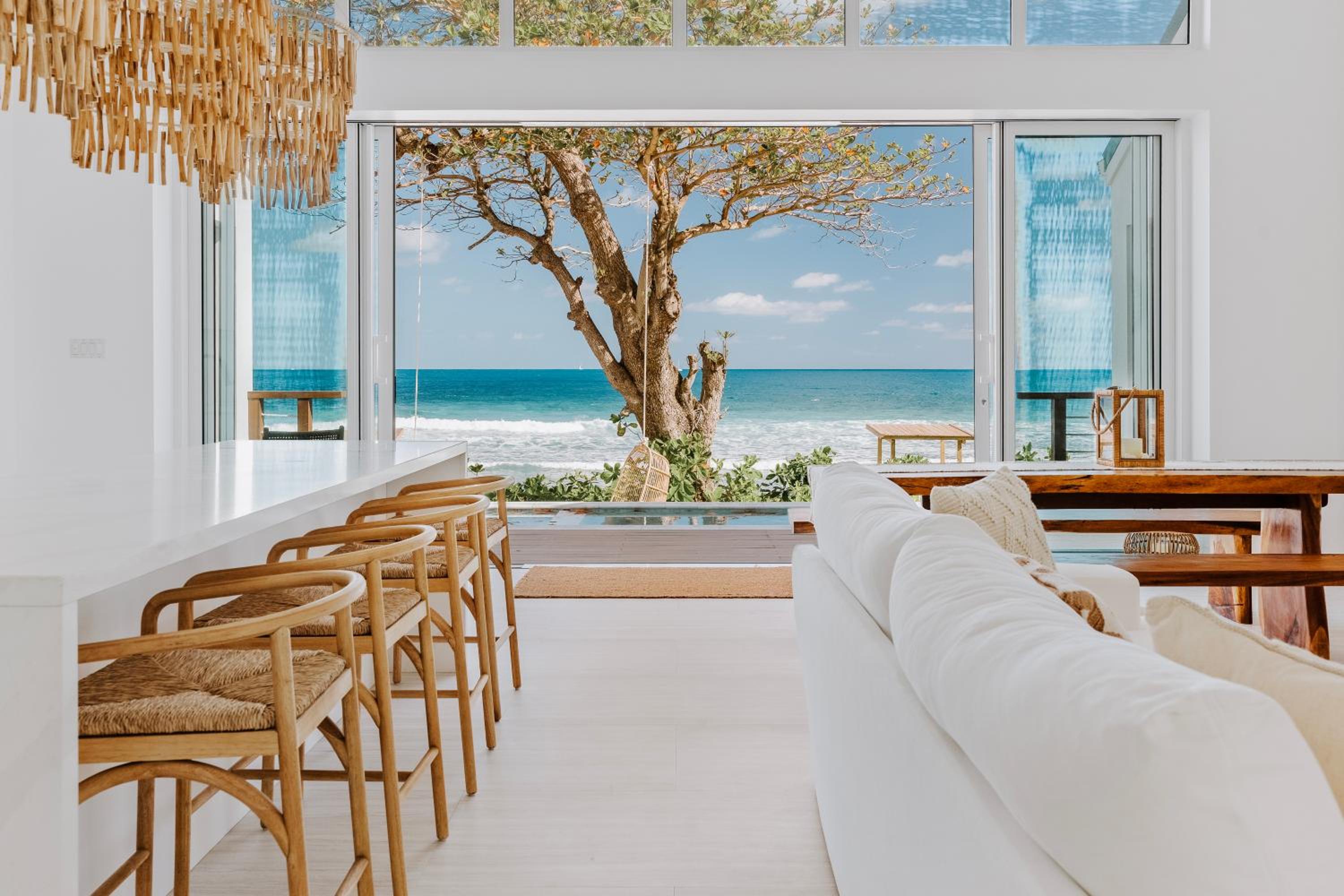 Beach House photo 2