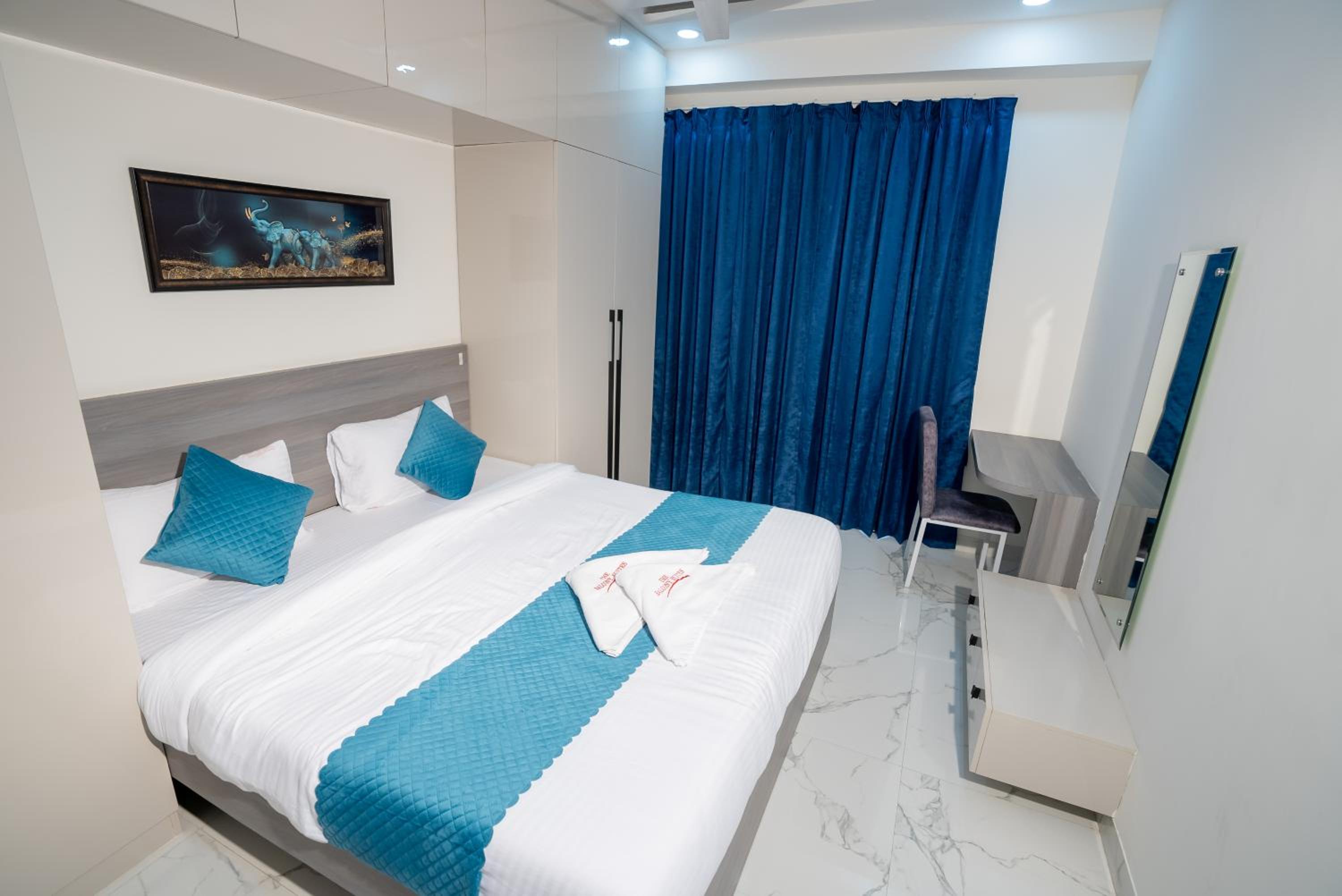 Three-Bedroom Suite - Photo 14