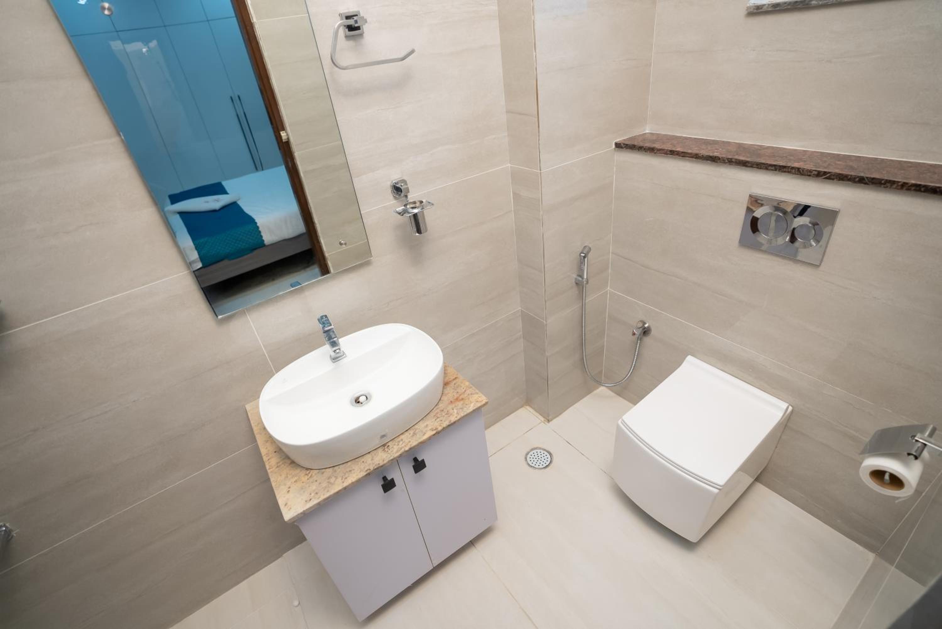 Three-Bedroom Suite - Photo 18