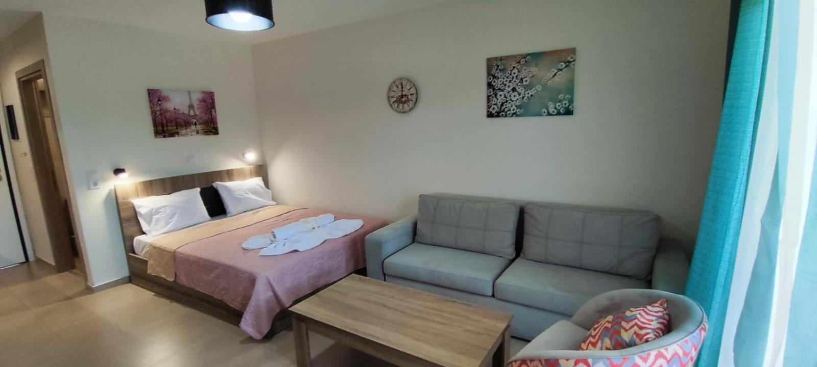 One-Bedroom House photo 1