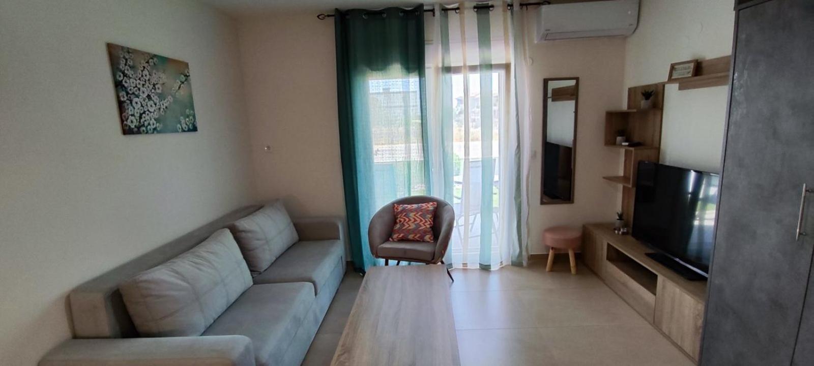 One-Bedroom House photo 2