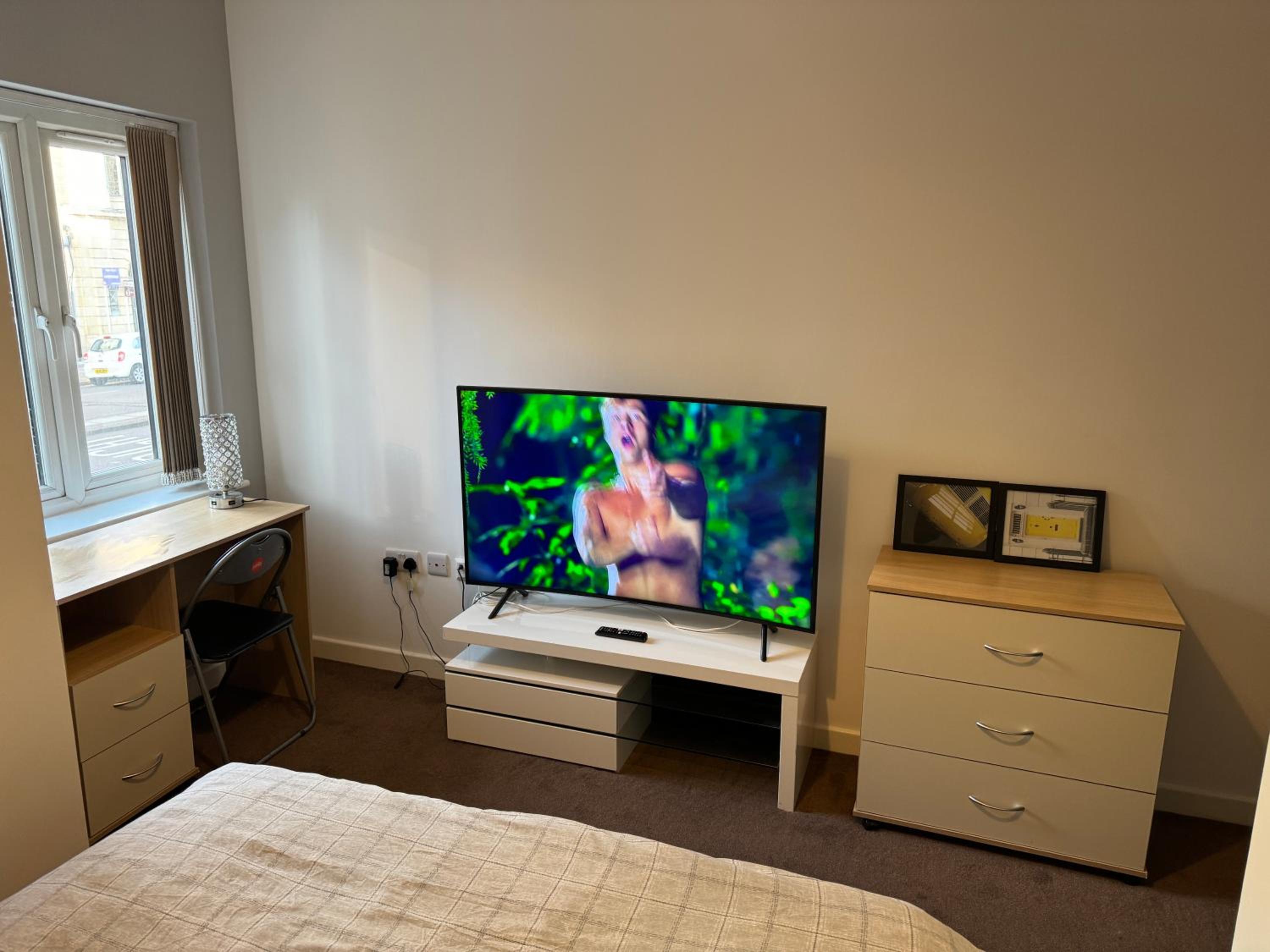One-Bedroom Apartment photo 2