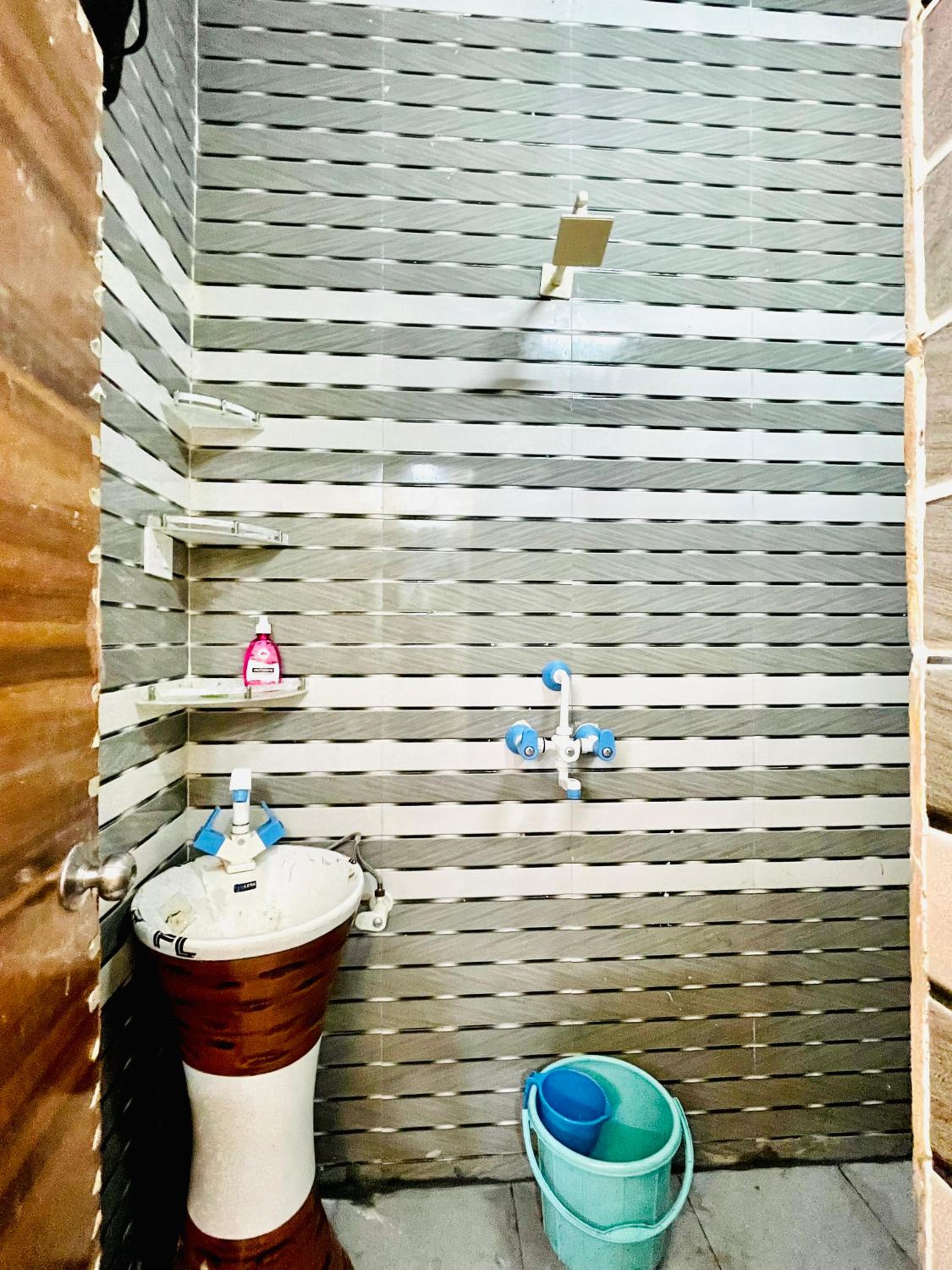 Double Room with Private Bathroom photo 3