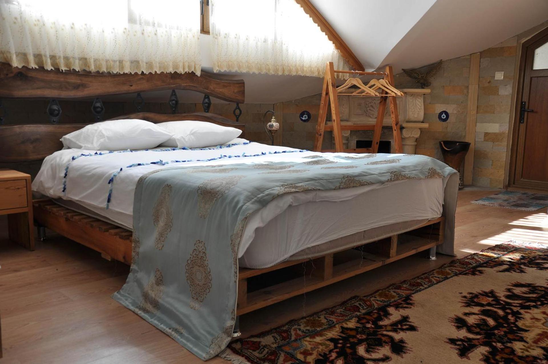 Deluxe Double Room With Bath photo 2
