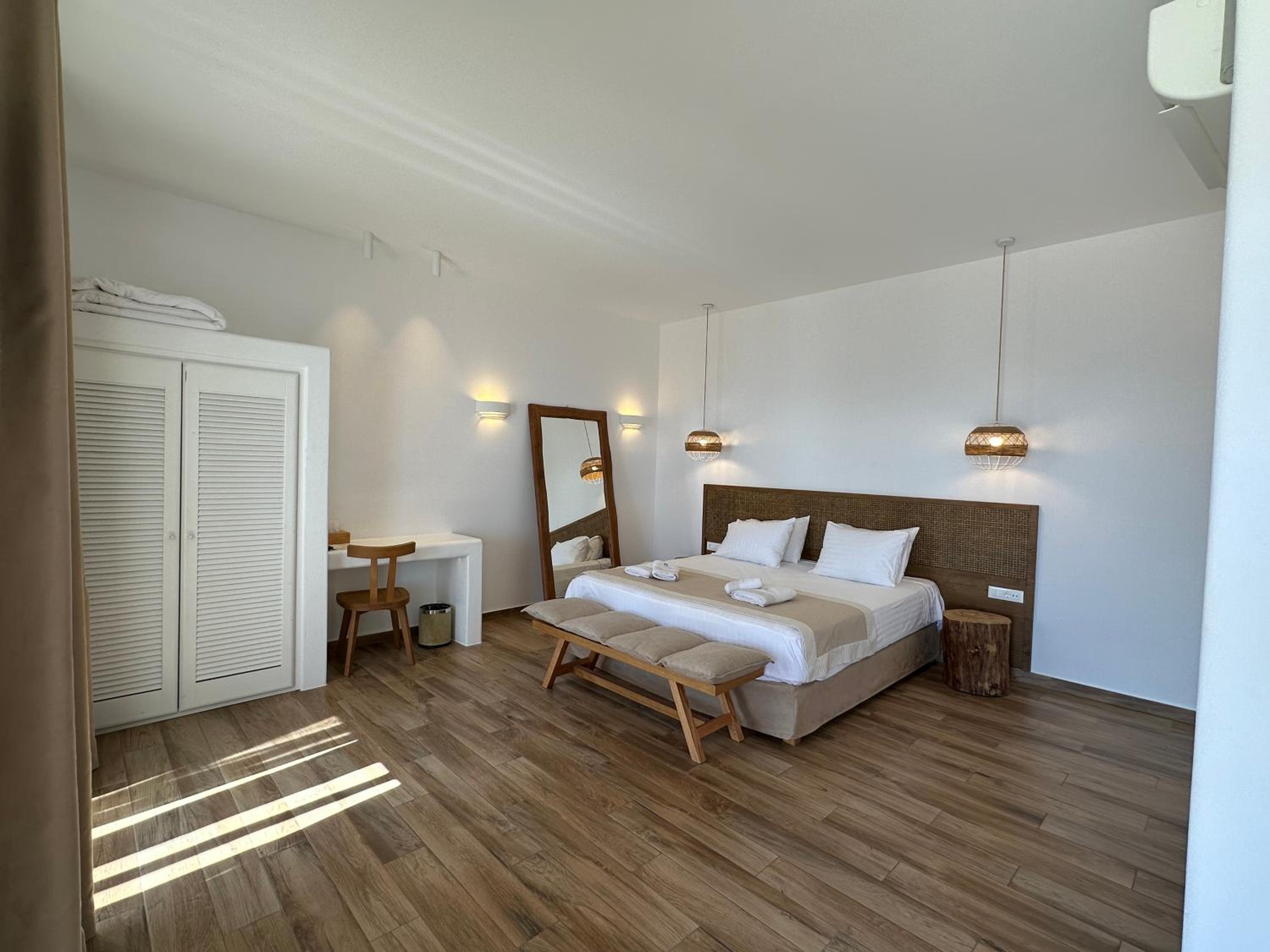  Junior Suite with Partial Sea View - Photo 5