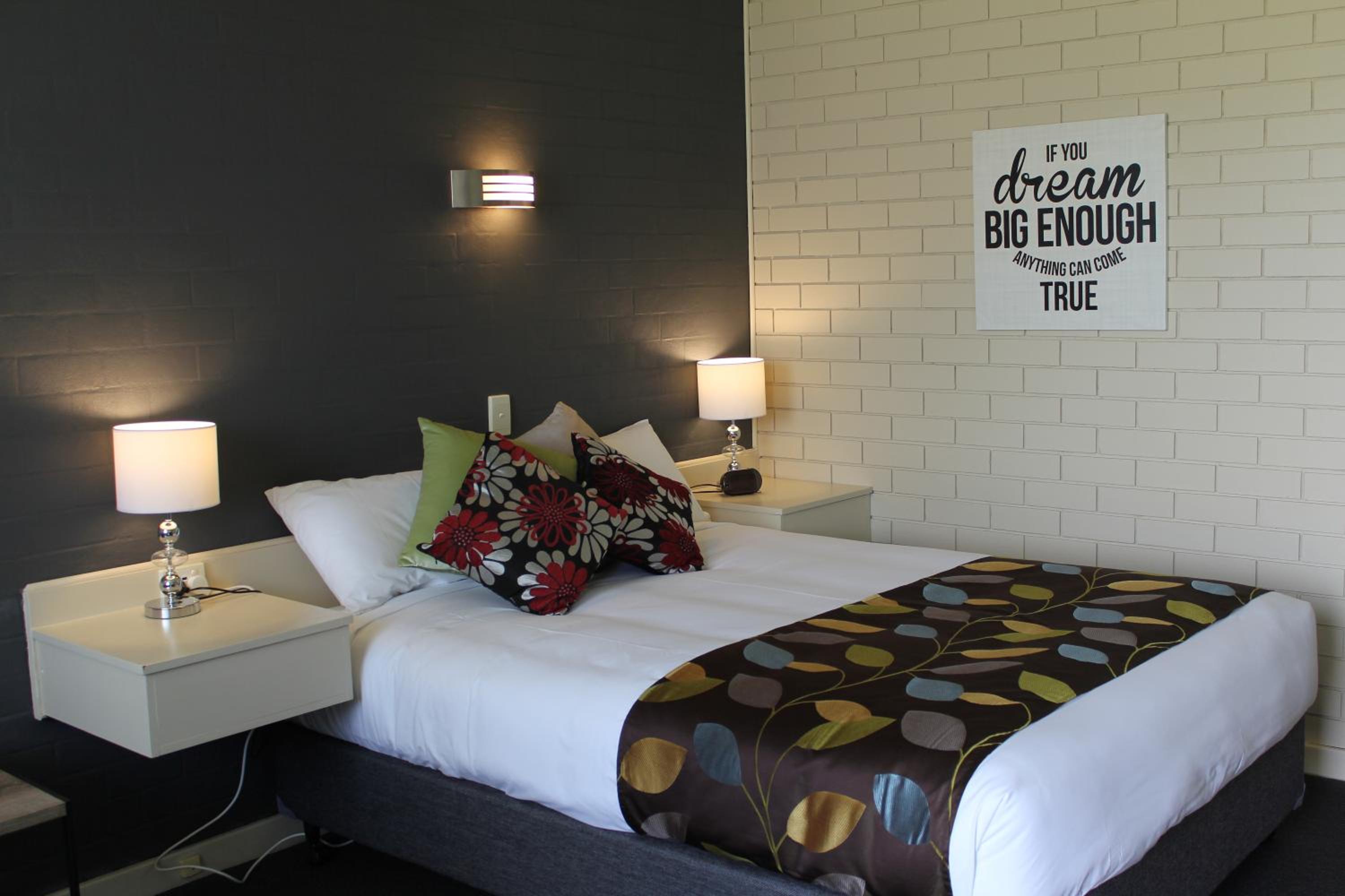 Queen Room photo 3