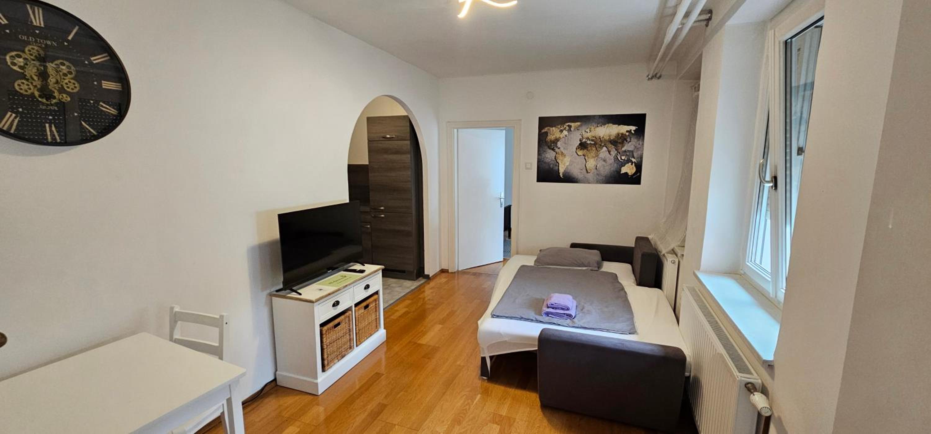 One-Bedroom Apartment photo 1