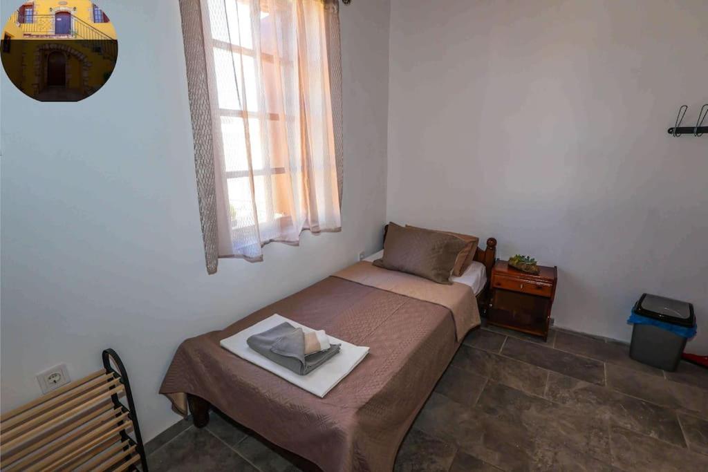Three-Bedroom House photo 3