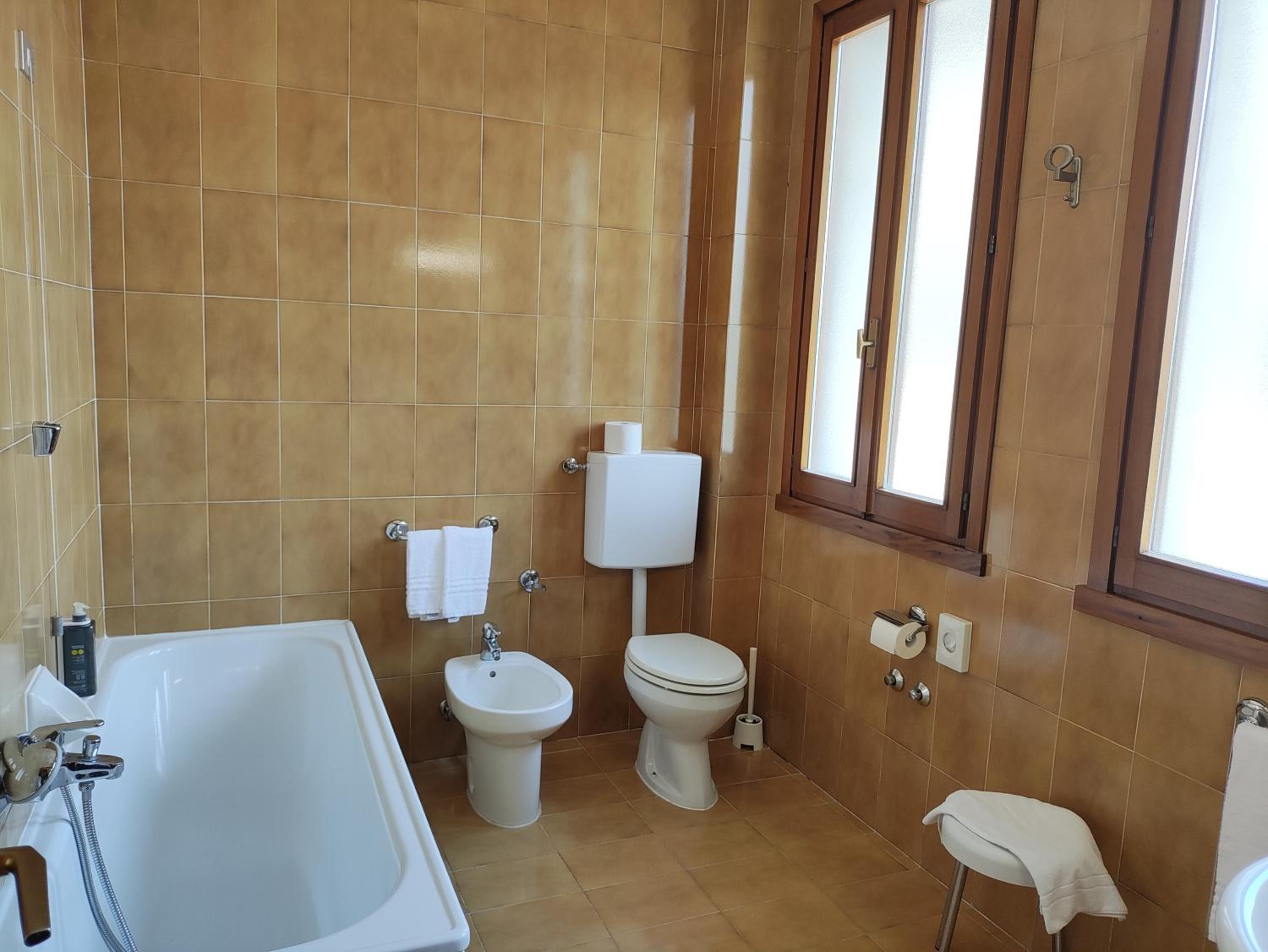Standard Double or Twin Room photo 2
