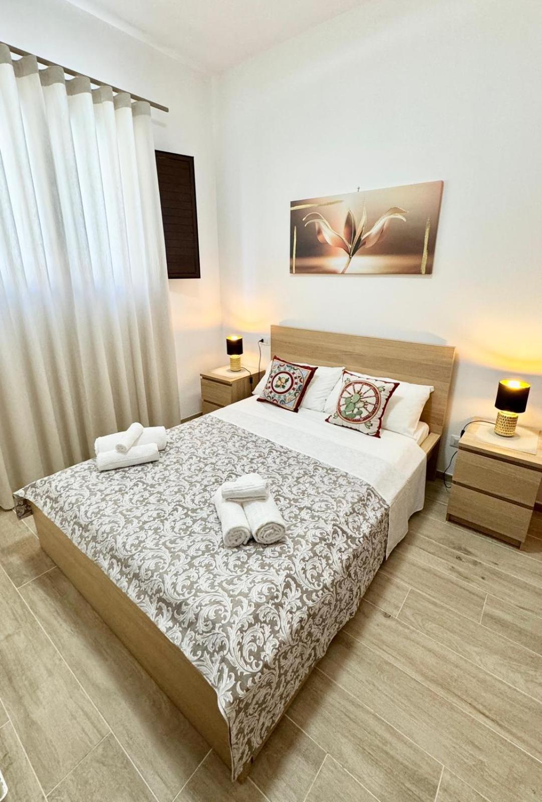 One-Bedroom Deluxe Apartment