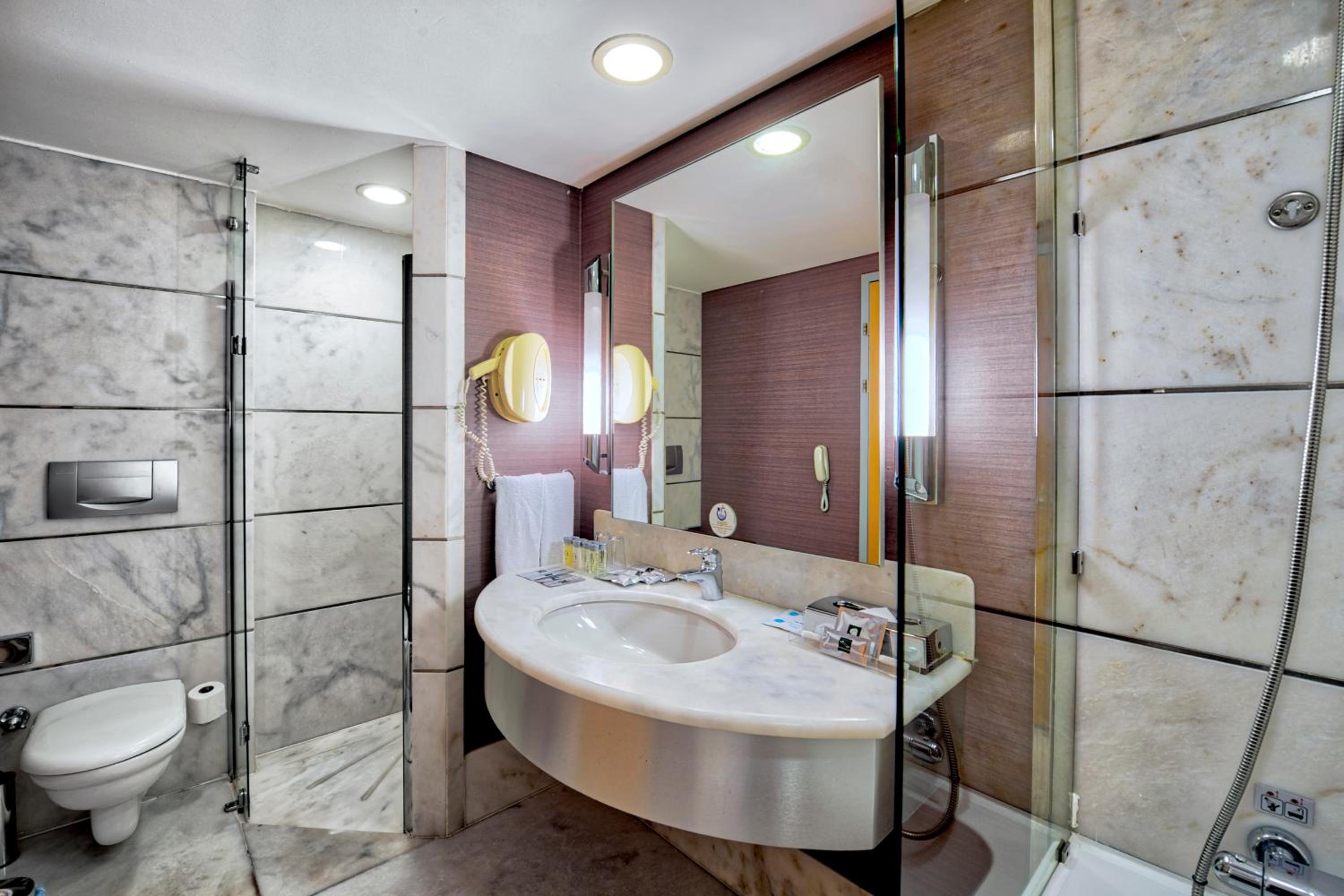 Standard Twin Room - Photo 5