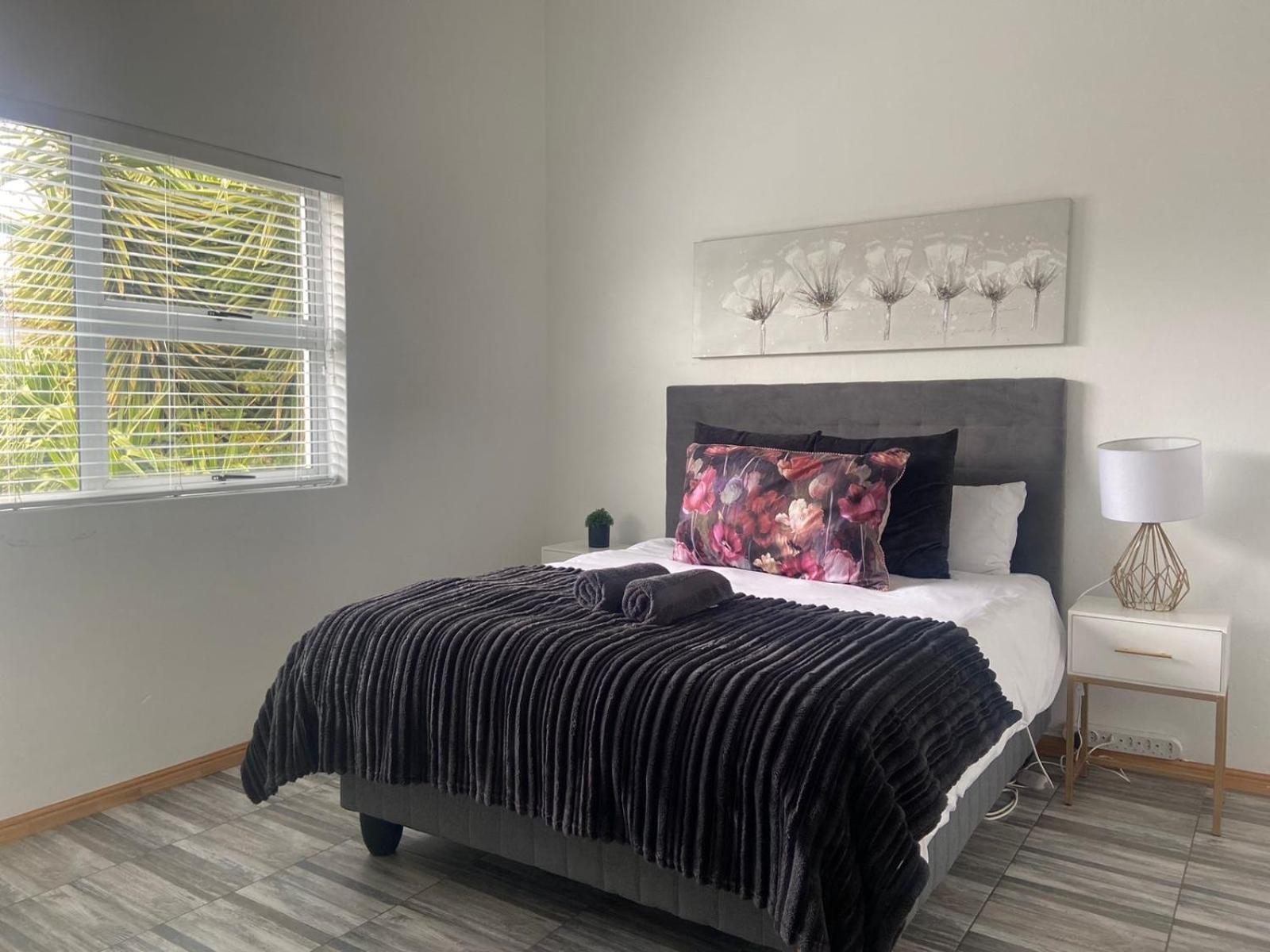 Three-Bedroom Apartment - Photo 9